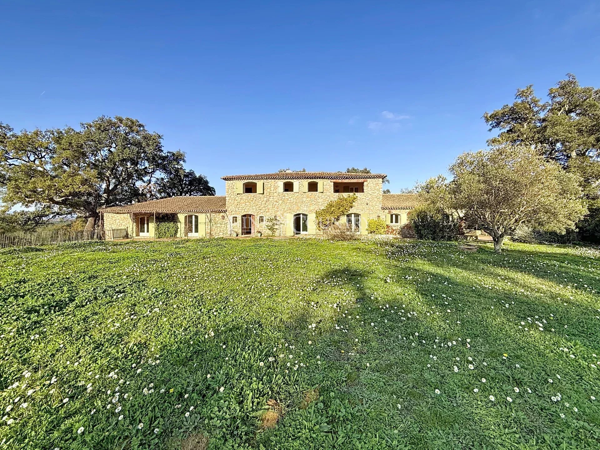 Photo of Villa for sale in Roquebrune-sur-Argens