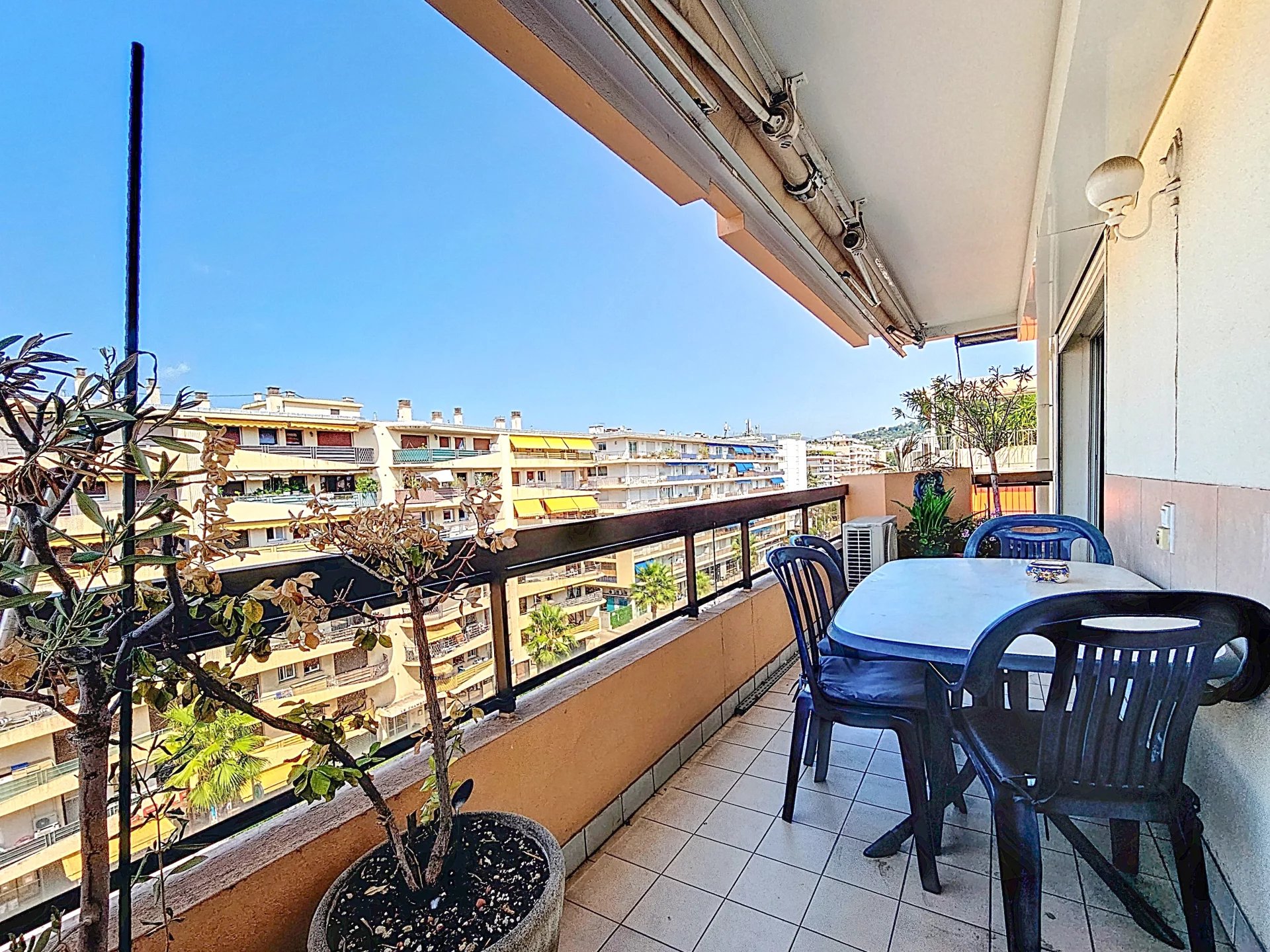 Agence immobilière de AZUR ACT IMMOBILIER