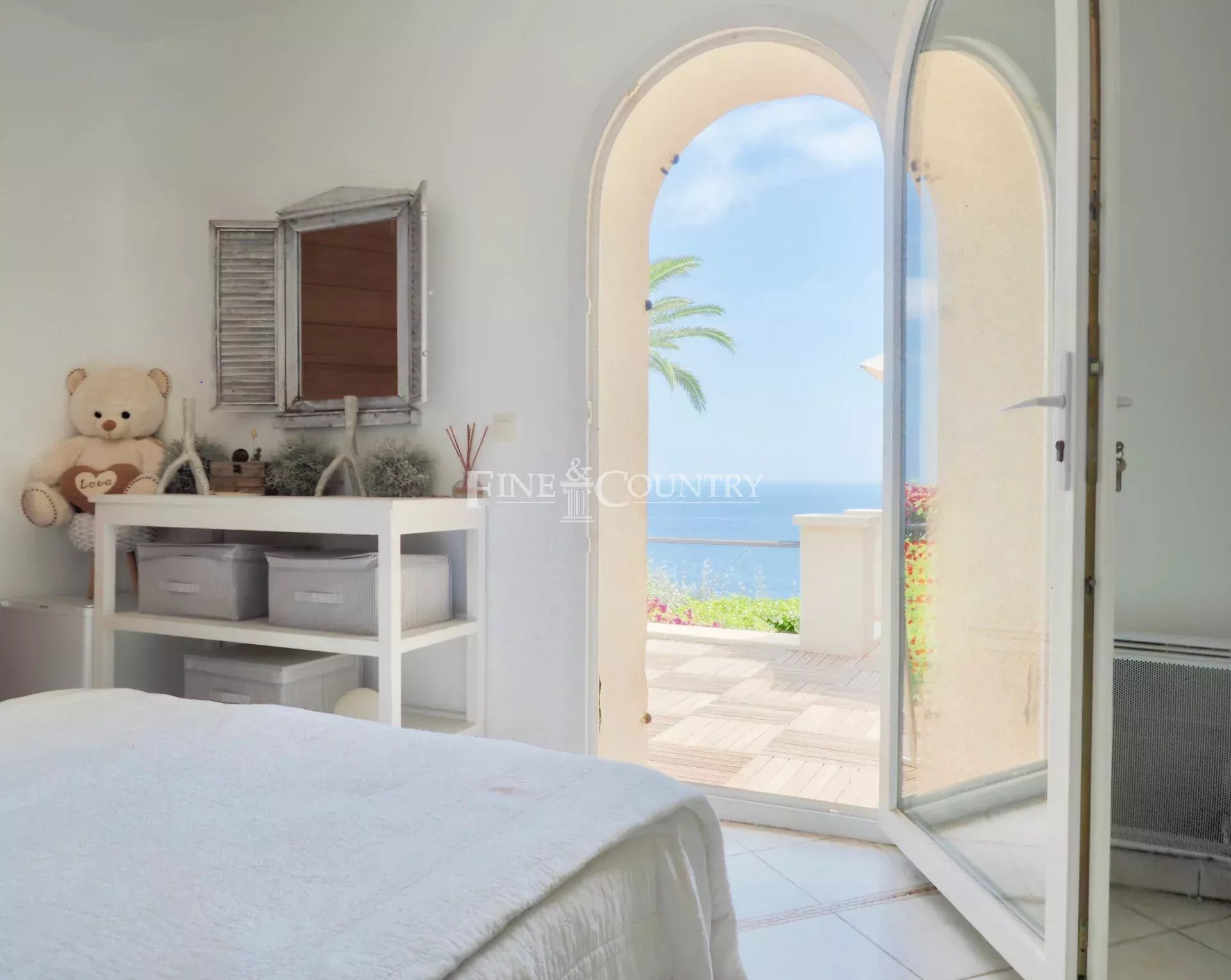 Photo of Villa for salle in Le Trayas with sea views