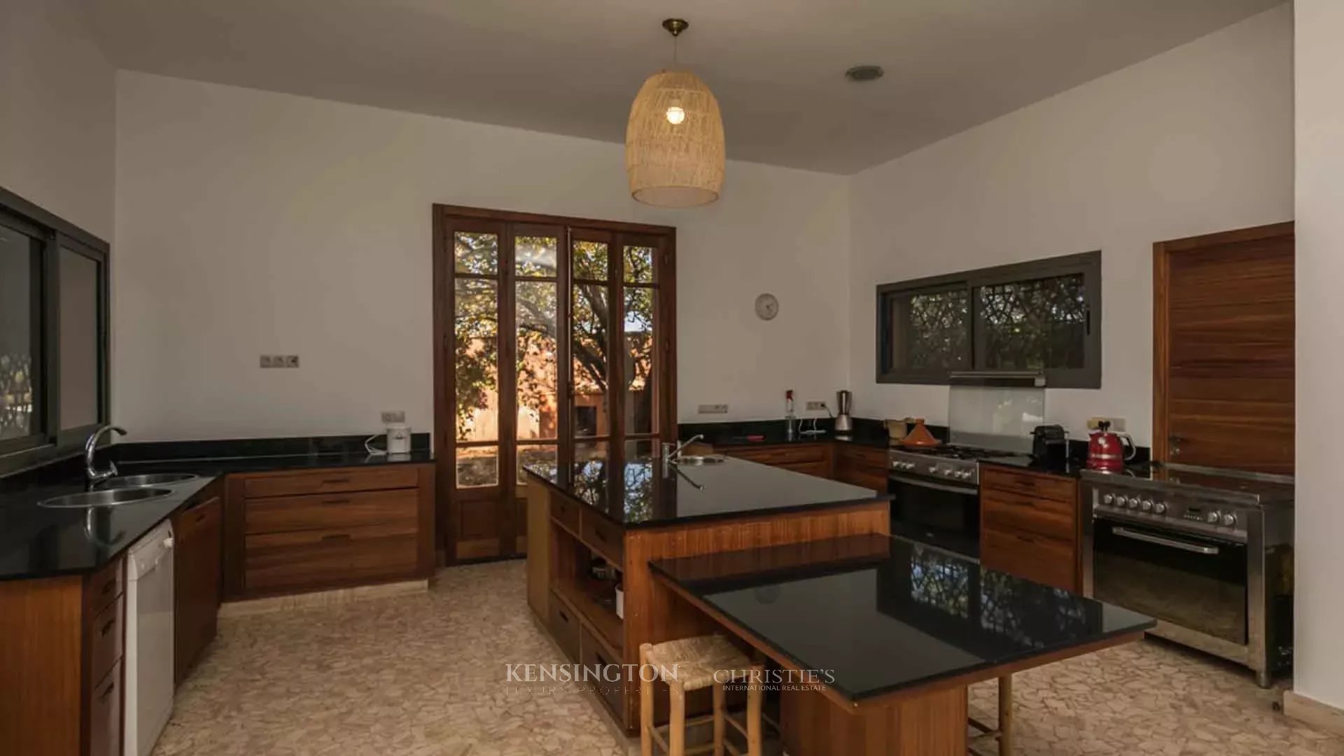 6 Bedroom Villa/Townhouse's Image 30