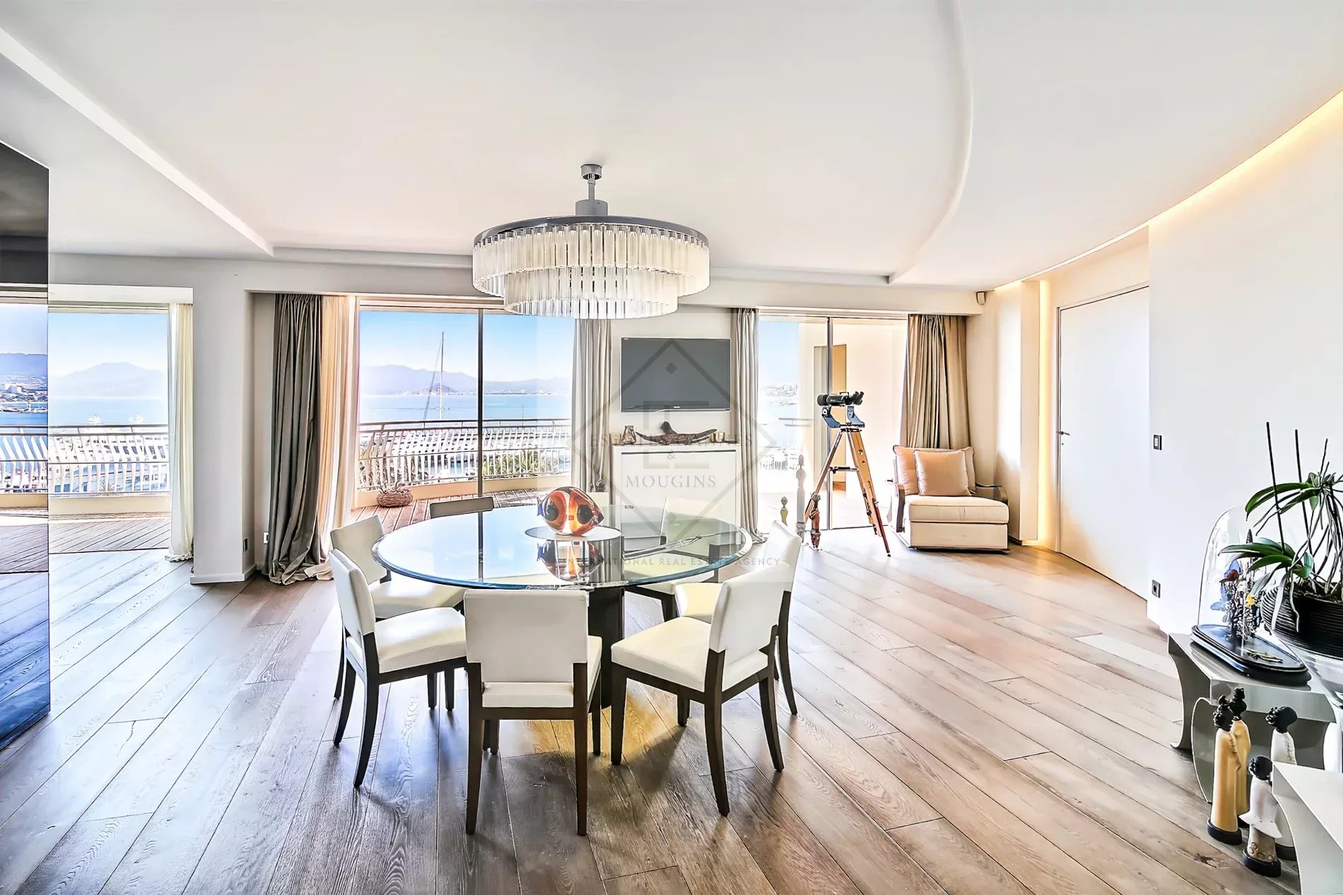 CANNES CROISETTE – PENTHOUSE D'EXCEPTION AVEC VUE MER PANORAMIQUE — photo 20