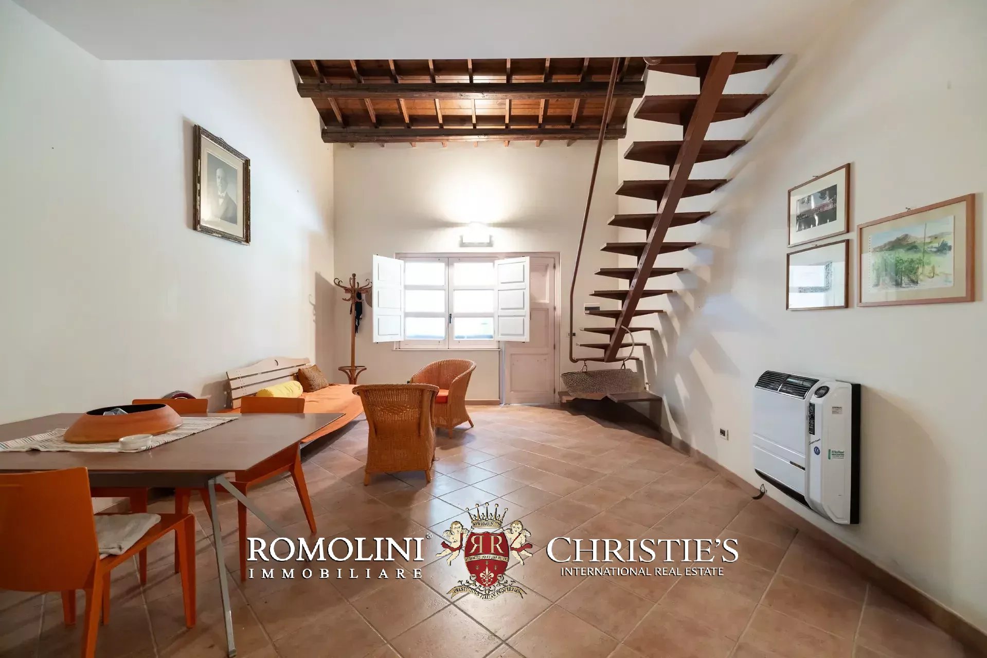 8 Bedroom Villa/Townhouse's Image 31