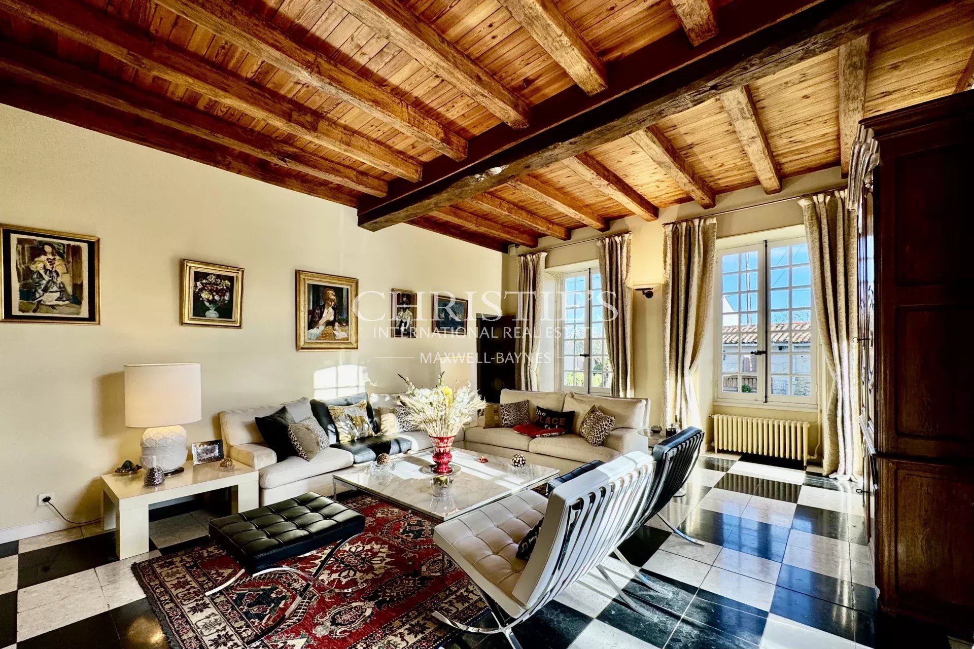 5 Bedroom Villa/Townhouse's Image 9