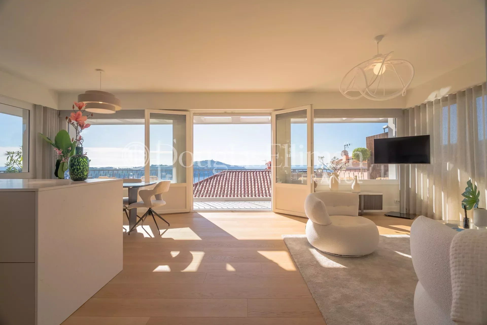VILLEFRANCHE-SUR-MER – Penthouse avec vue mer panoramique - Image nᵒ2