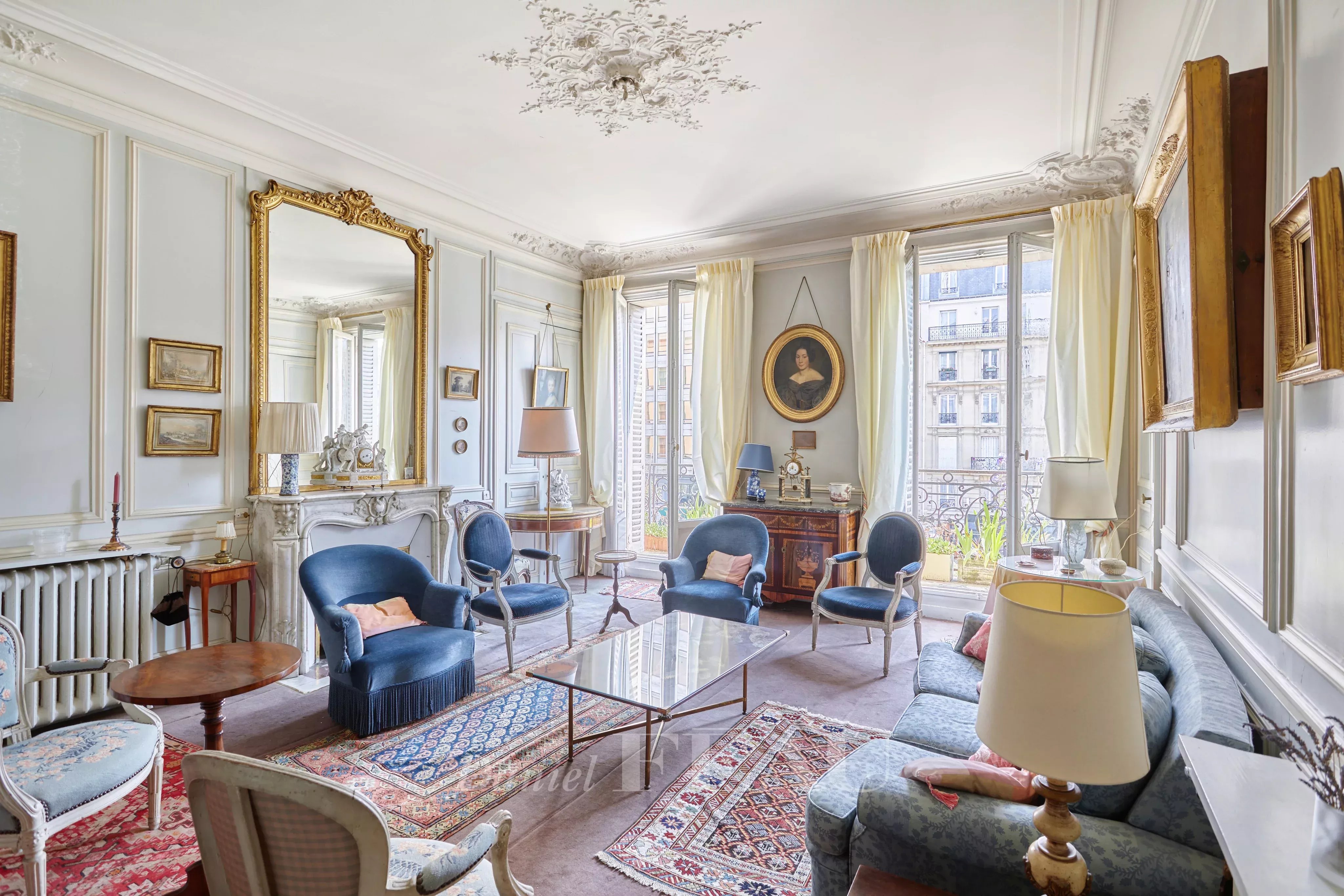 Sale Apartment Paris 17th