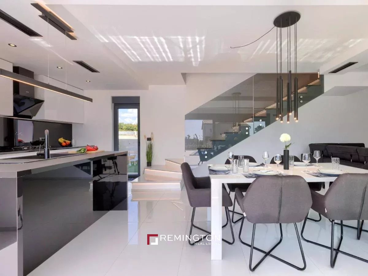 3 Bedroom Villa/Townhouse's Image 4