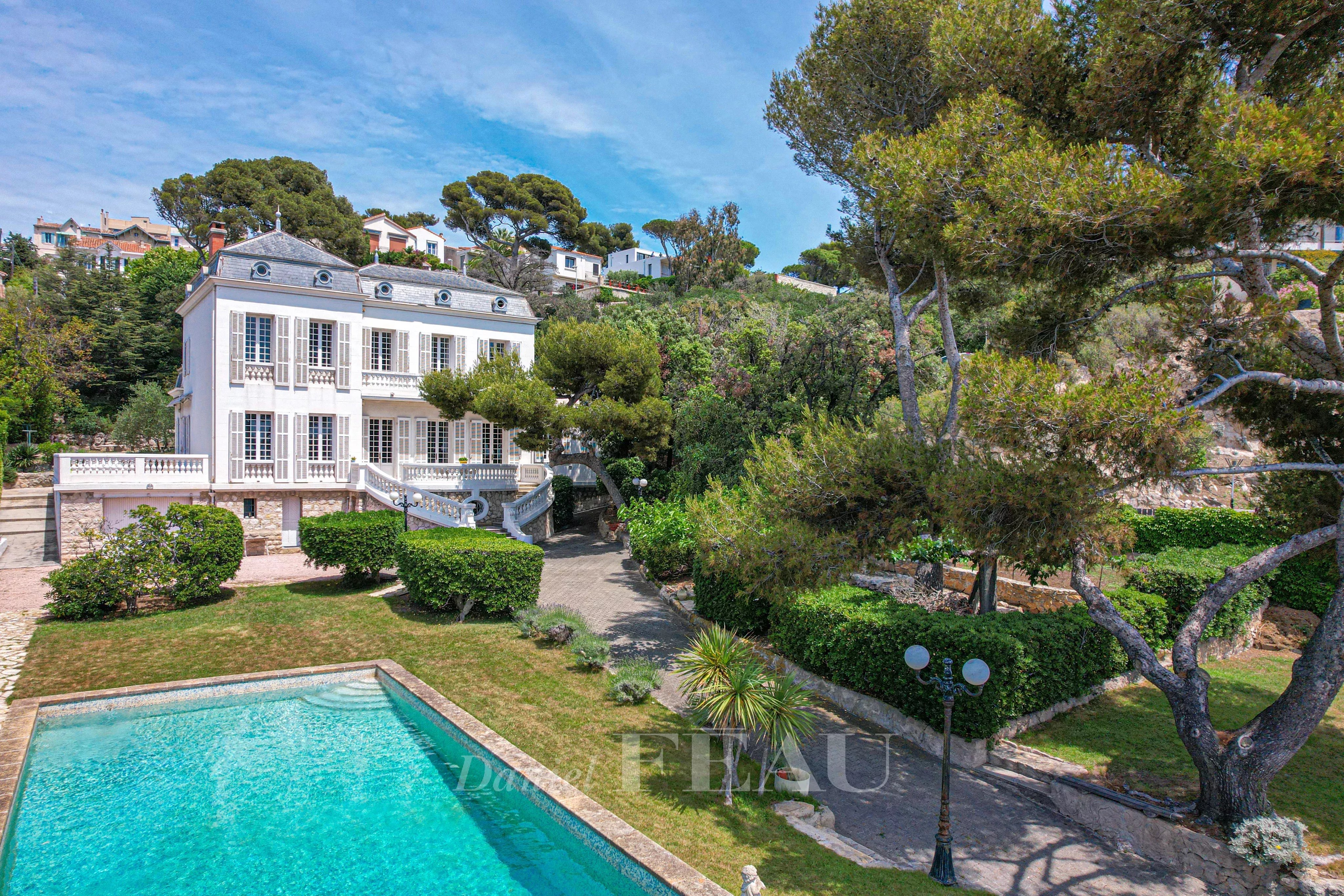 Marseille 7ème – Maison de Maître vue mer.
