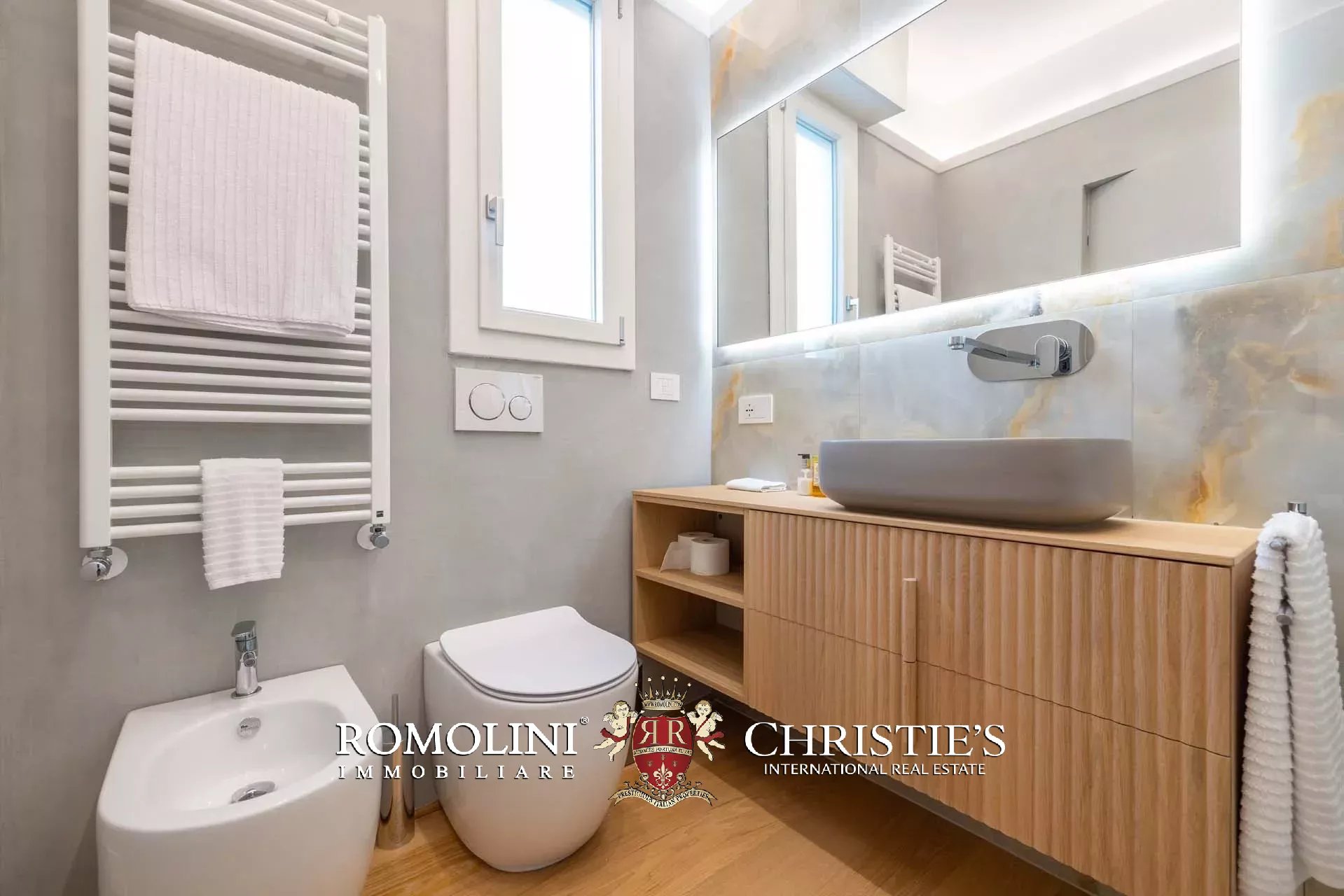 5 Bedroom Villa/Townhouse's Image 13