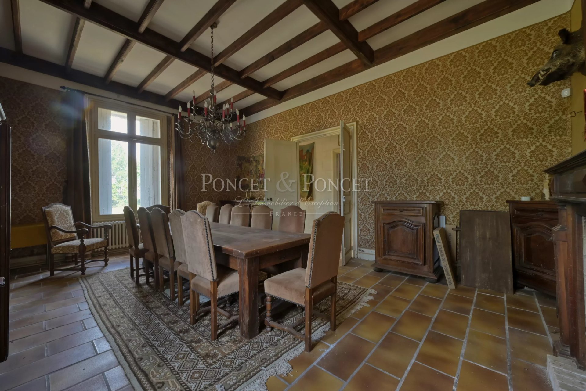 17 Bedroom Vineyard's Image 6