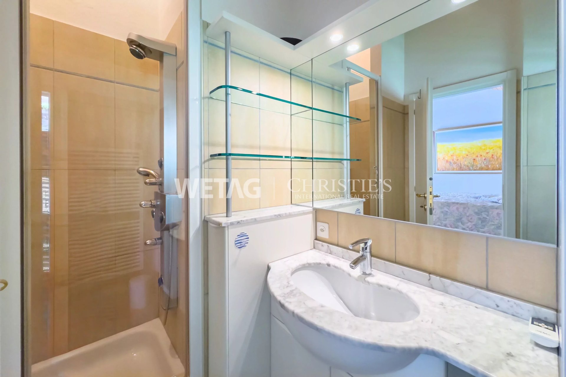 6 Bedroom Villa/Townhouse's Image 6