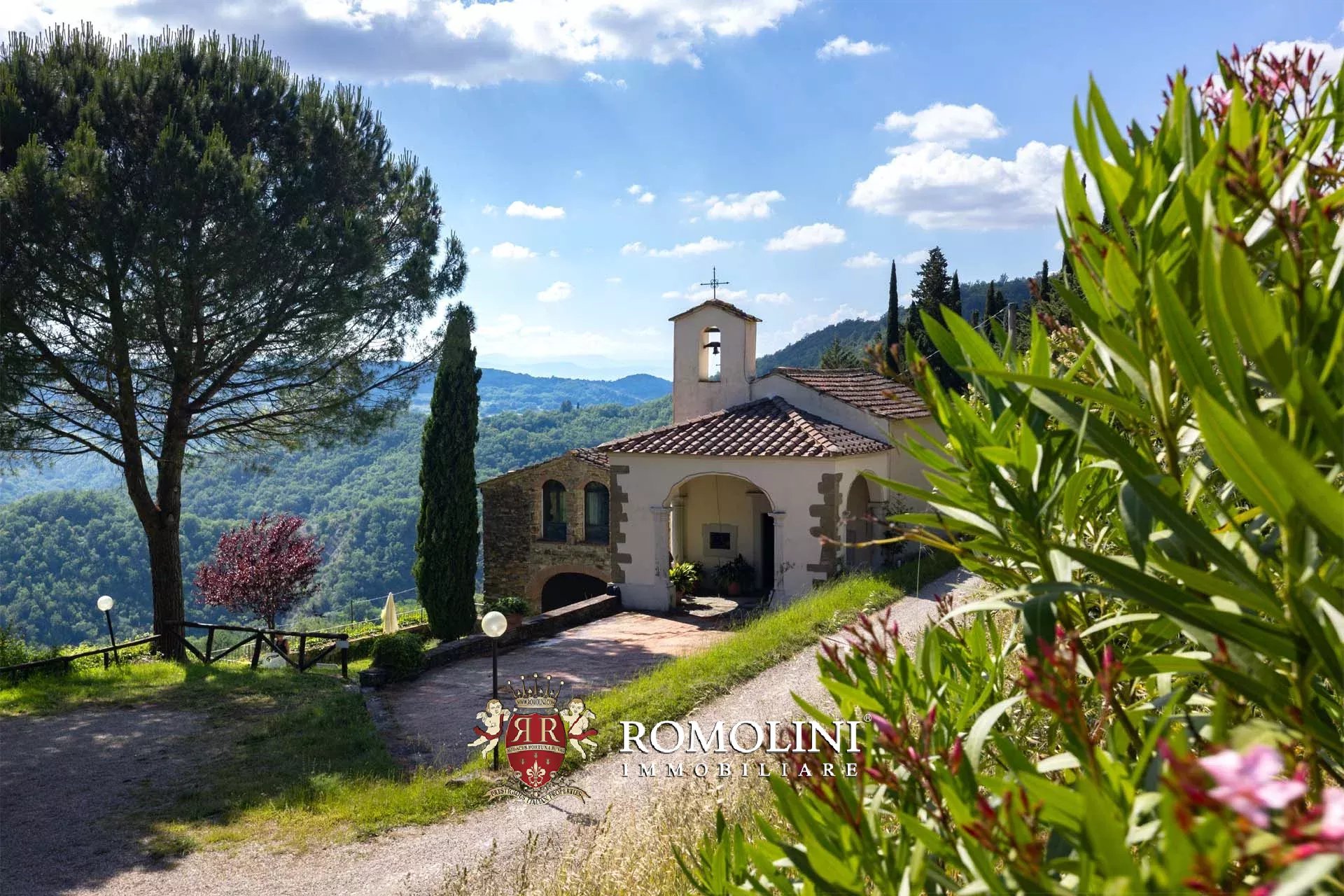 34 Bedroom Vineyard's Image 36