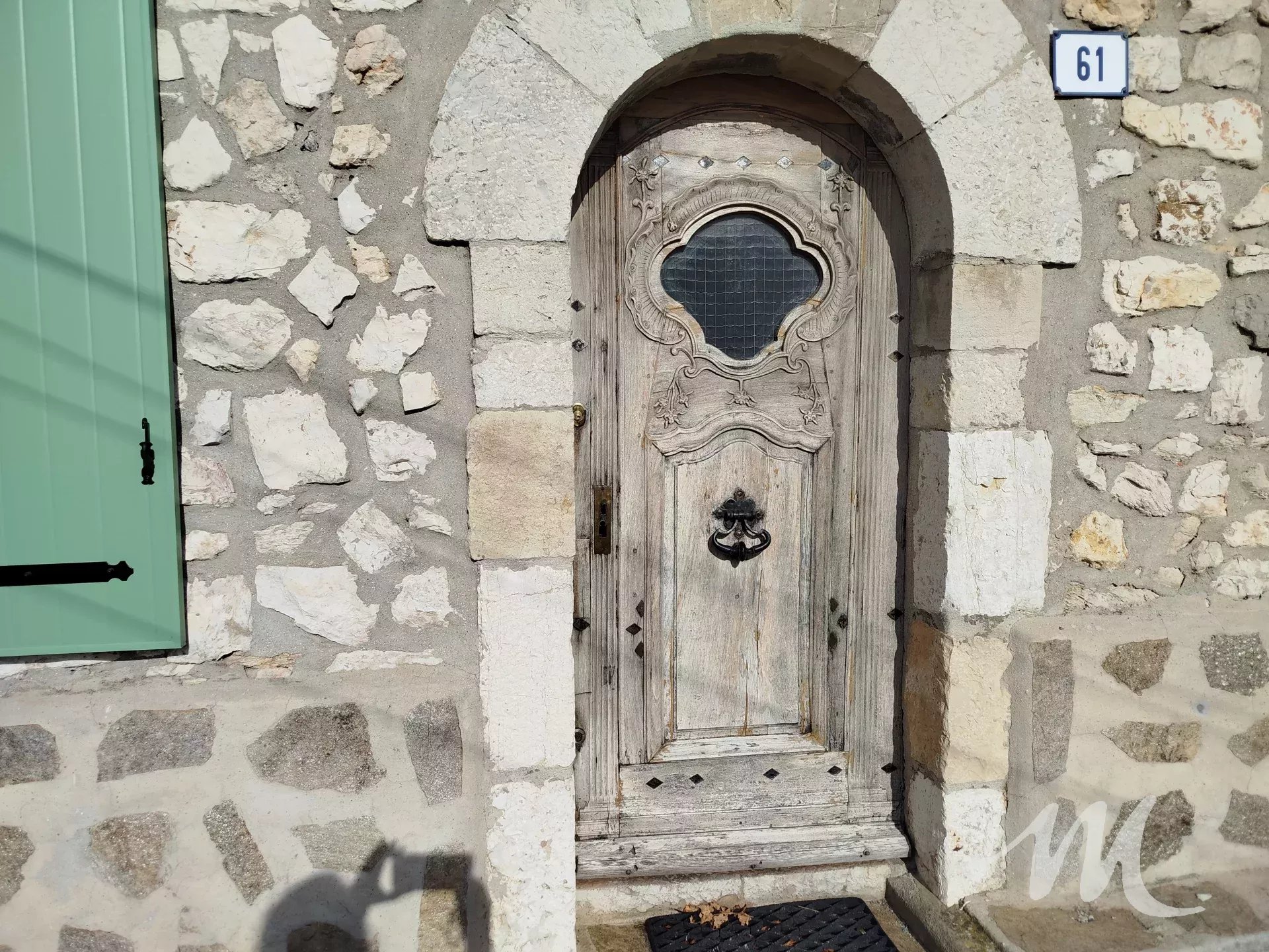 CHARMANTE MAISON DE VILLAGE AVEC TERRASSE