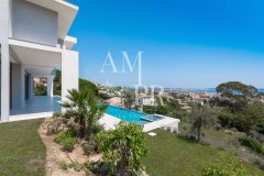 Luxury Californian Villa in Golfe Juan | 7-Bedroom Family Estate — photo 3 of 7