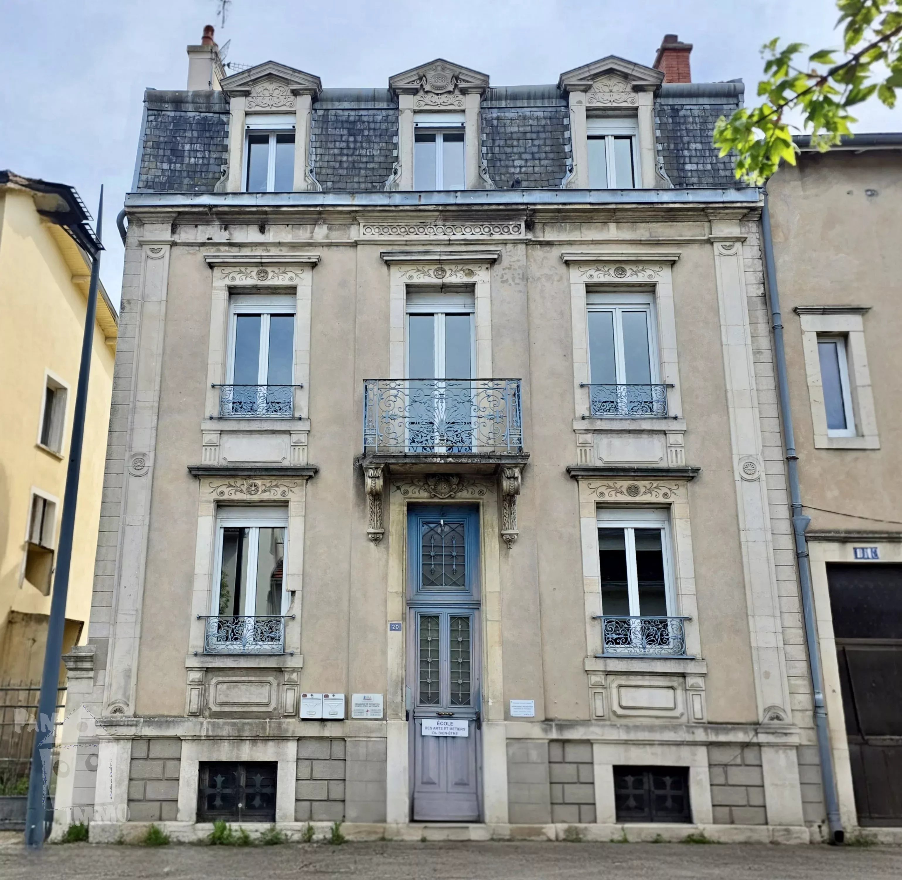 Agence immobilière de 