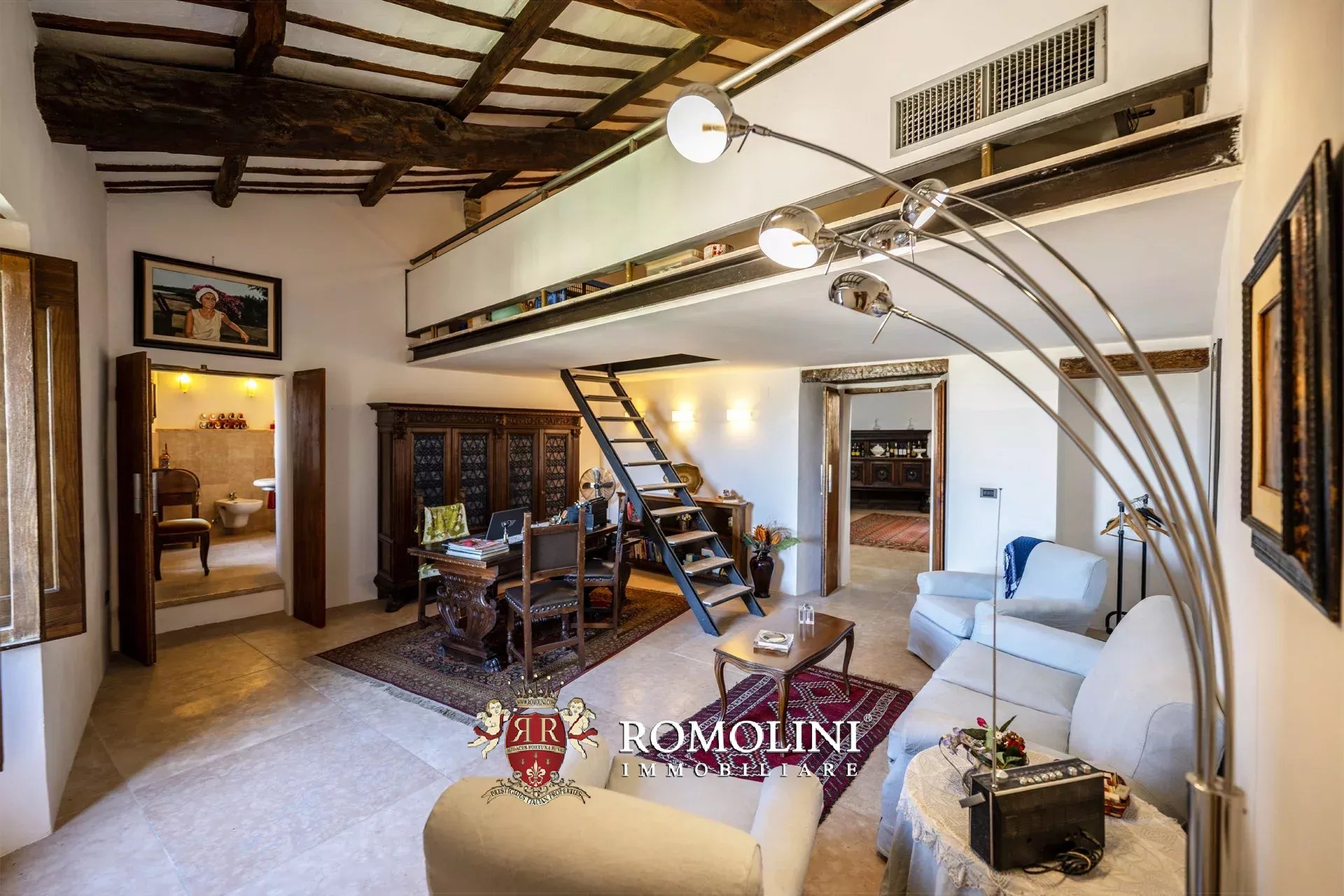 5 Bedroom Villa/Townhouse's Image 6