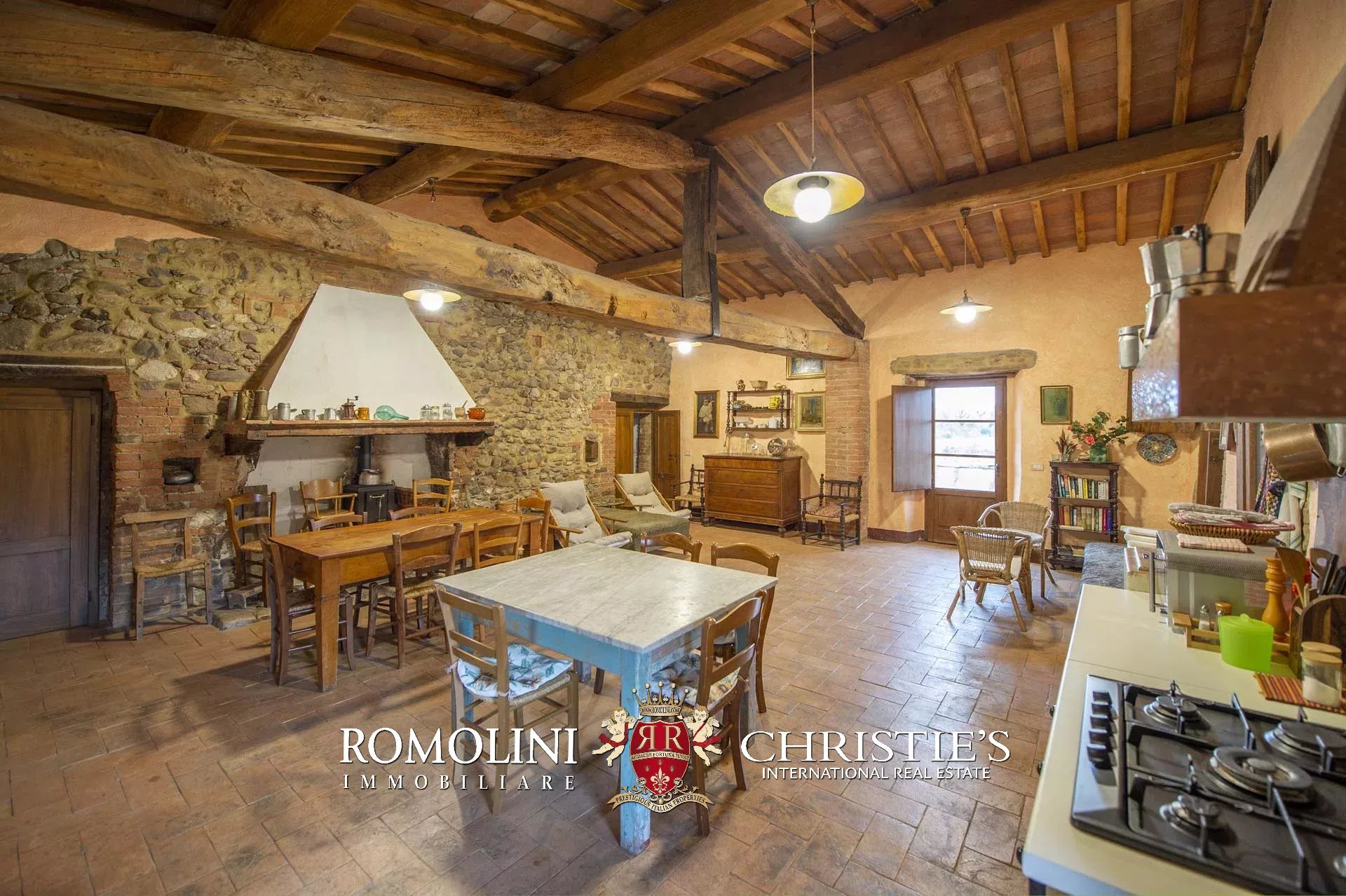 8 Bedroom Villa/Townhouse's Image 25