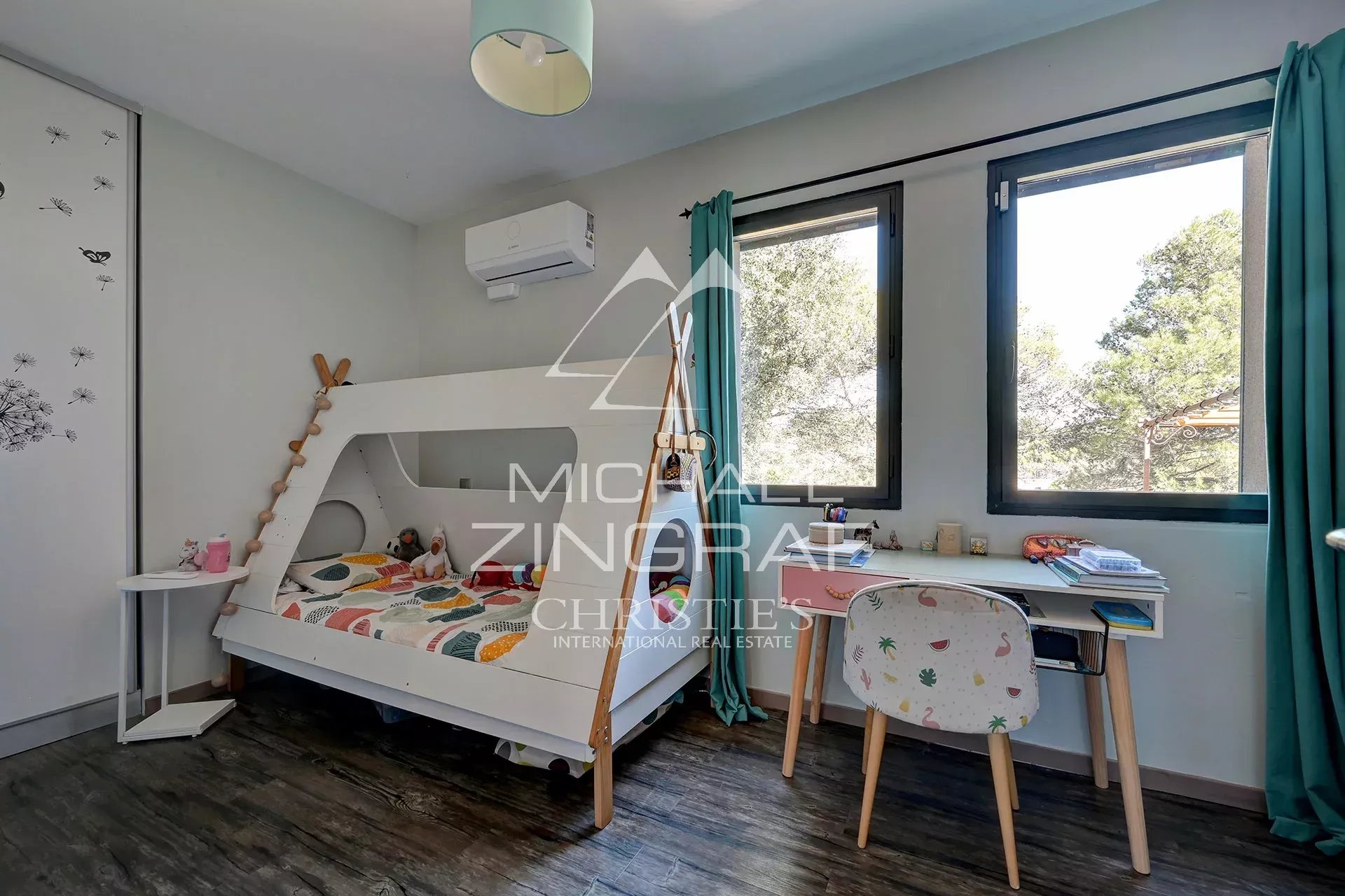 4 Bedroom Villa/Townhouse's Image 9