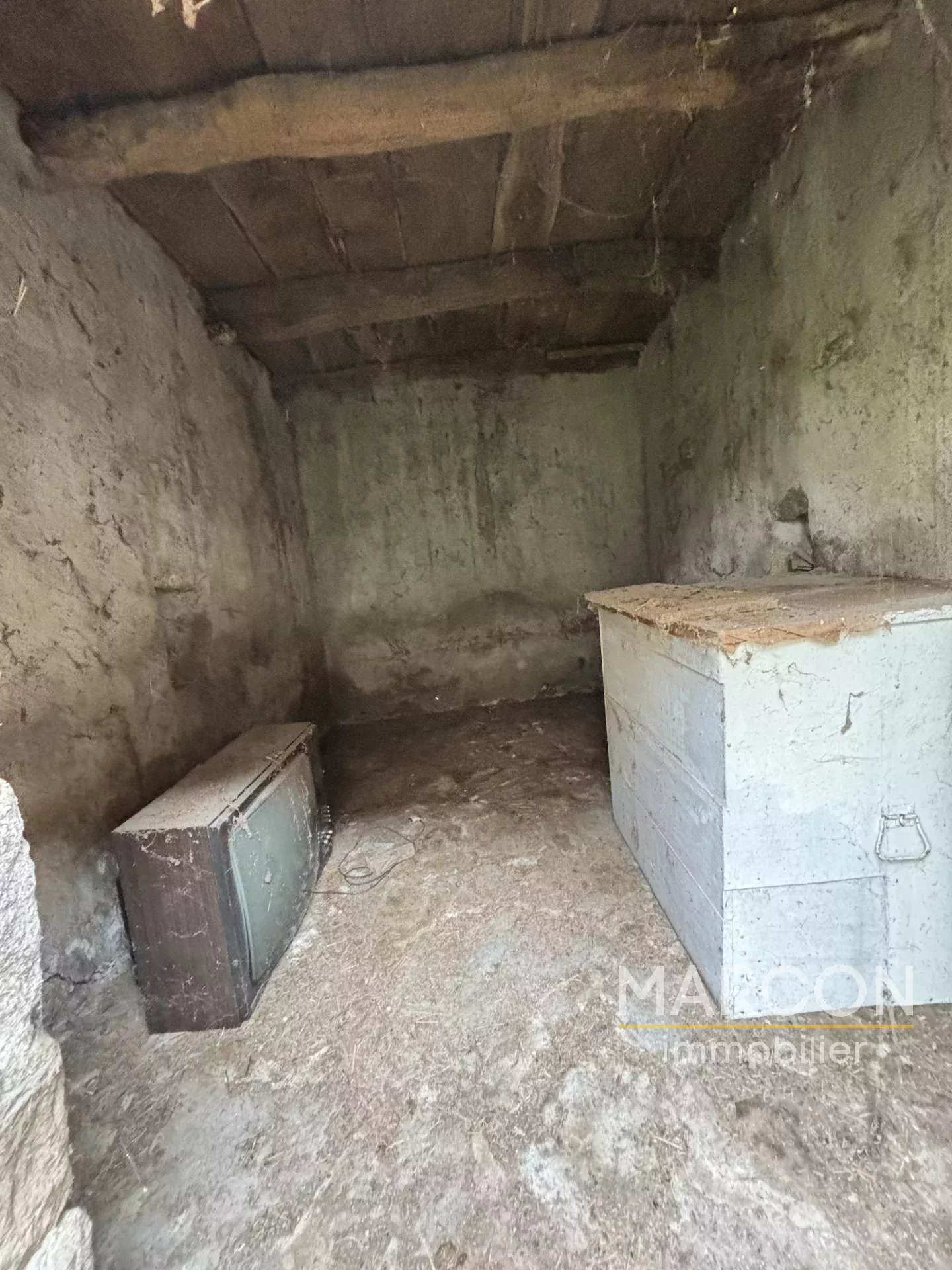 SALE HOUSE AREA CHAMBON-SUR-VOUEIZE