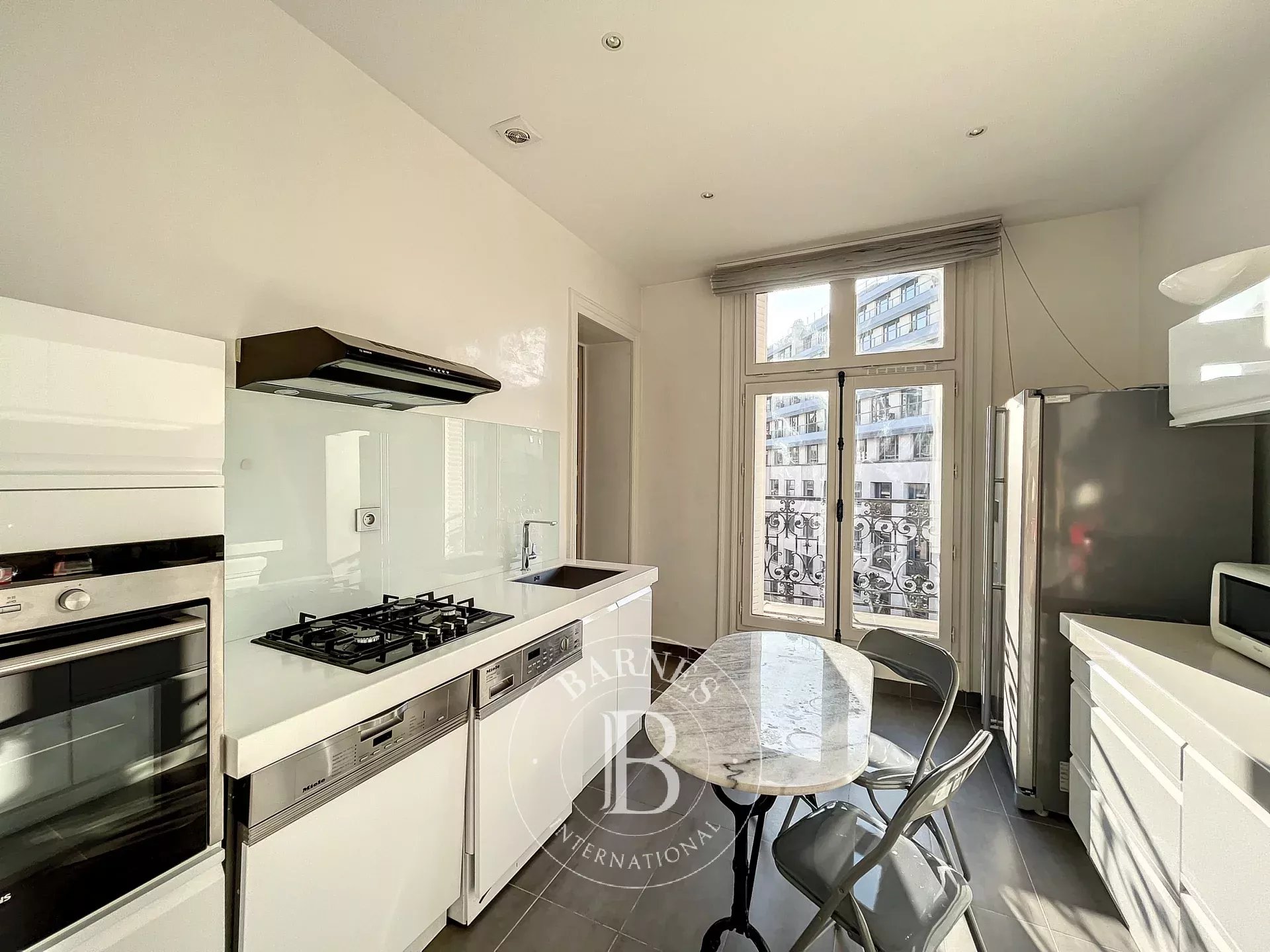 Daire Paris 8ème - picture 7