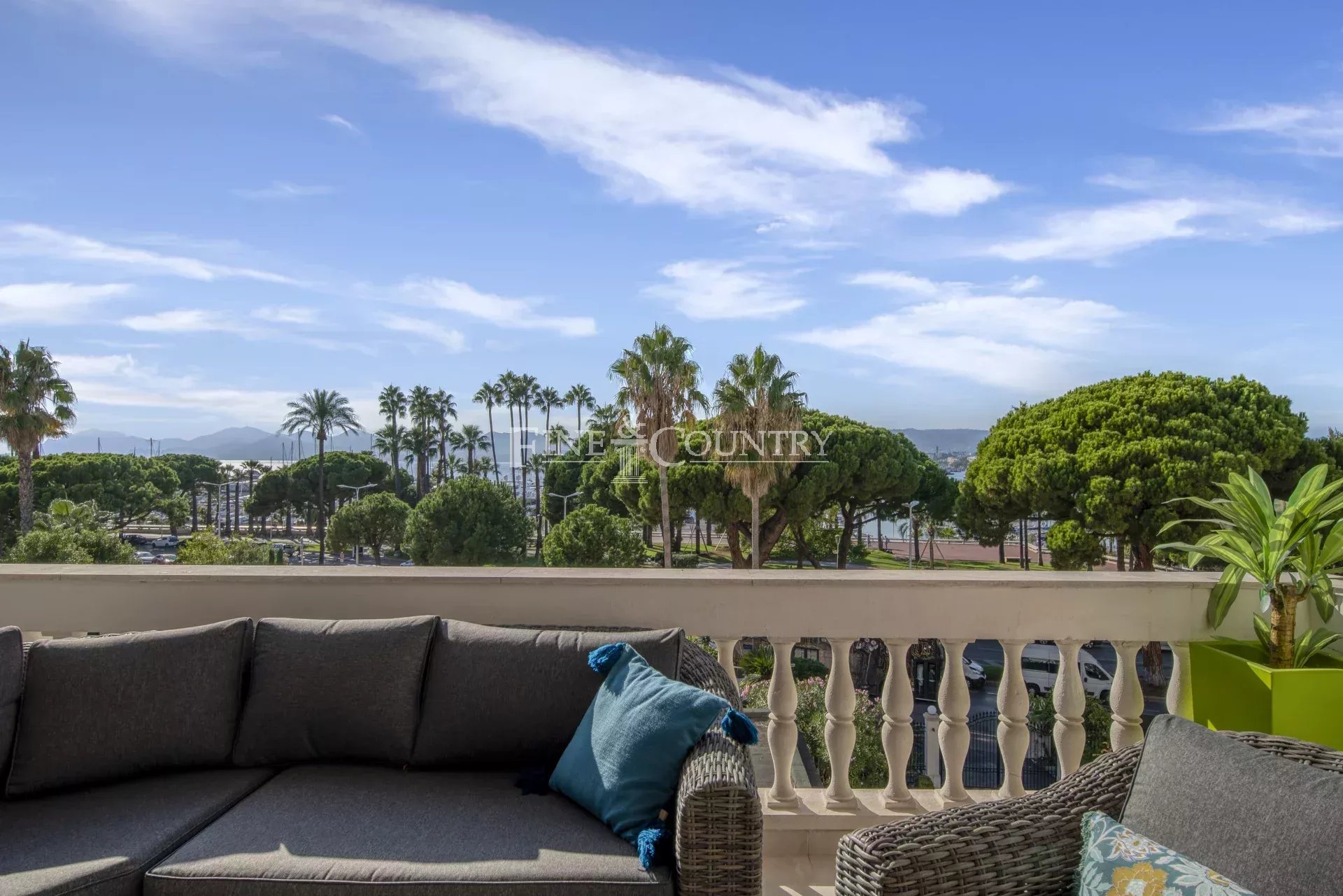 Photo of Apartment For Sale in Cannes, La Croisette