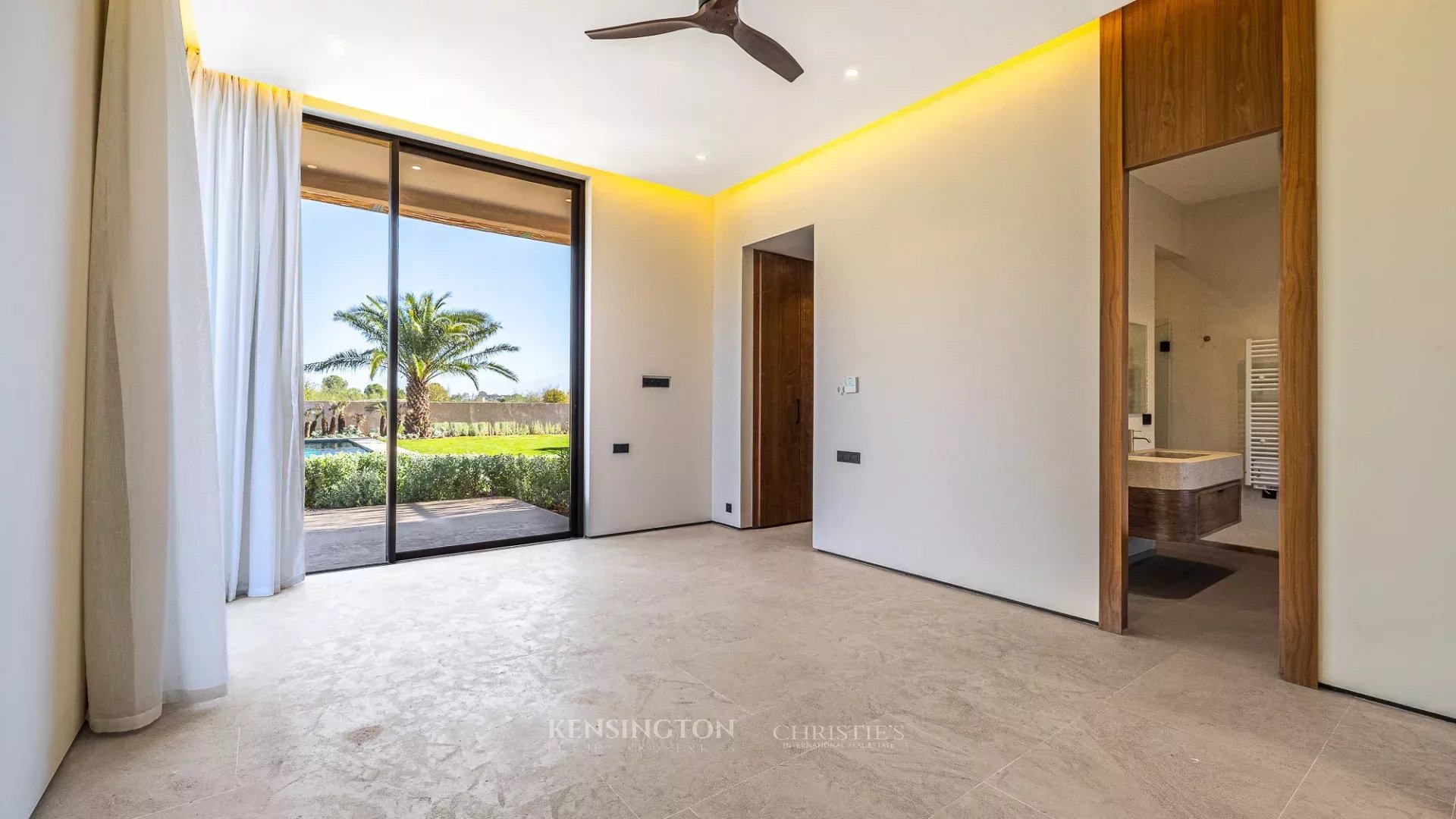 4 Bedroom Villa/Townhouse's Image 10