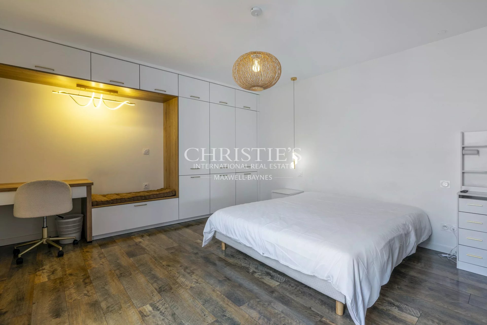 5 Bedroom Villa/Townhouse's Image 9