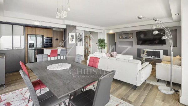 Between Cannes and Golfe-Juan – Top-Floor Apartment with Panoramic Sea Views — photo 5