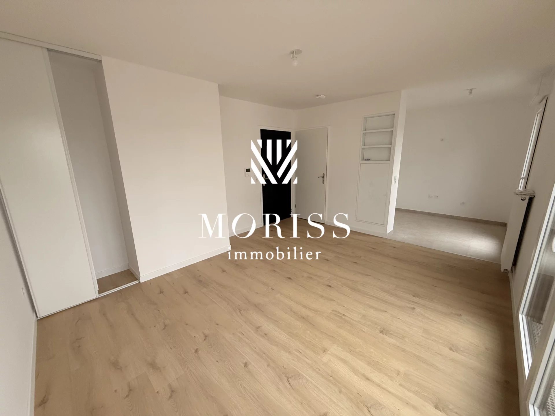 GAGNY - STUDIO EN LOCATION NUE de 27m2 + 24m2 DE TERRASSE - Image 1