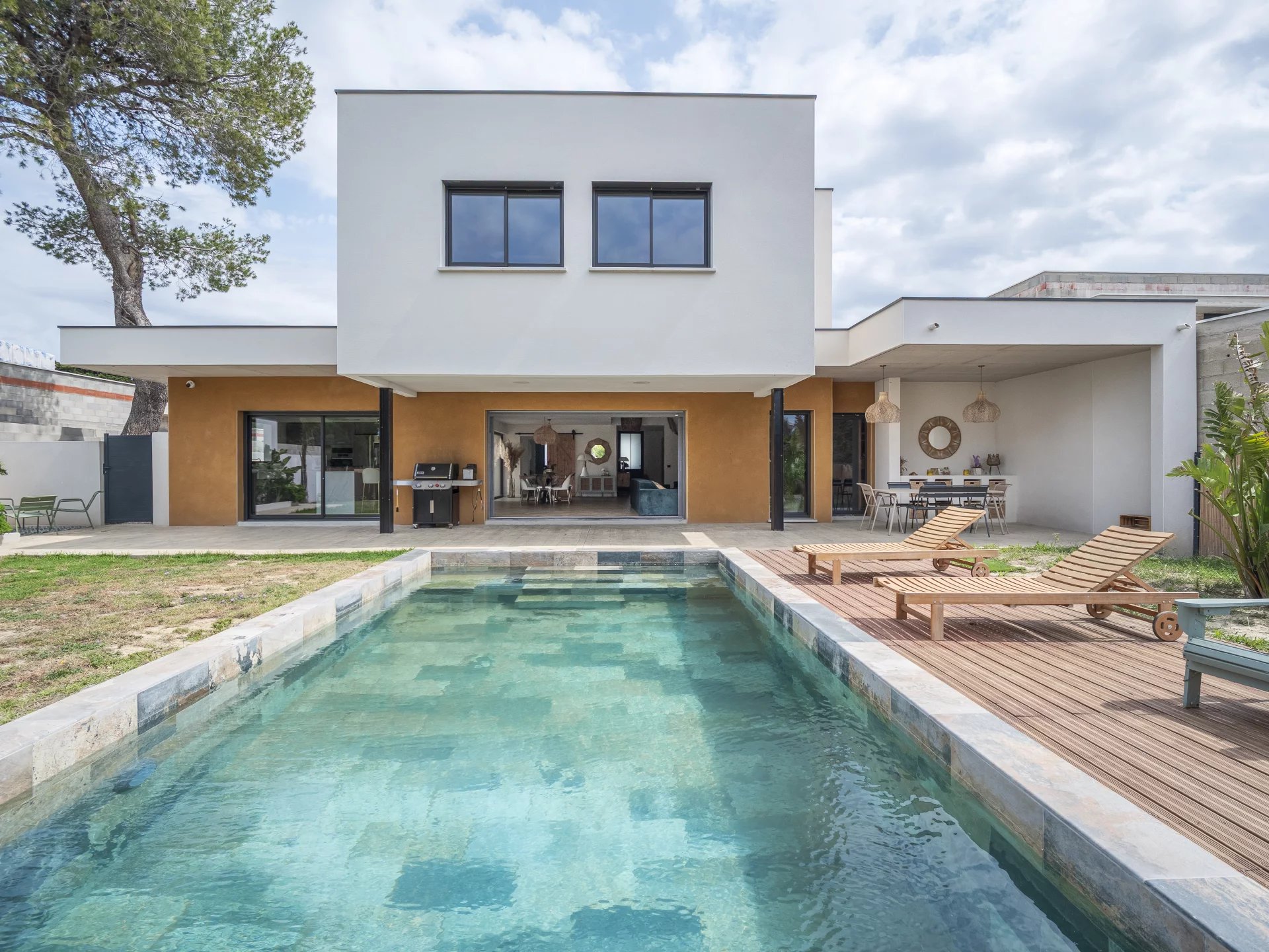 MAGNIFICENT CONTEMPORARY VILLA, MAS VERMEIL, PERPIGNAN