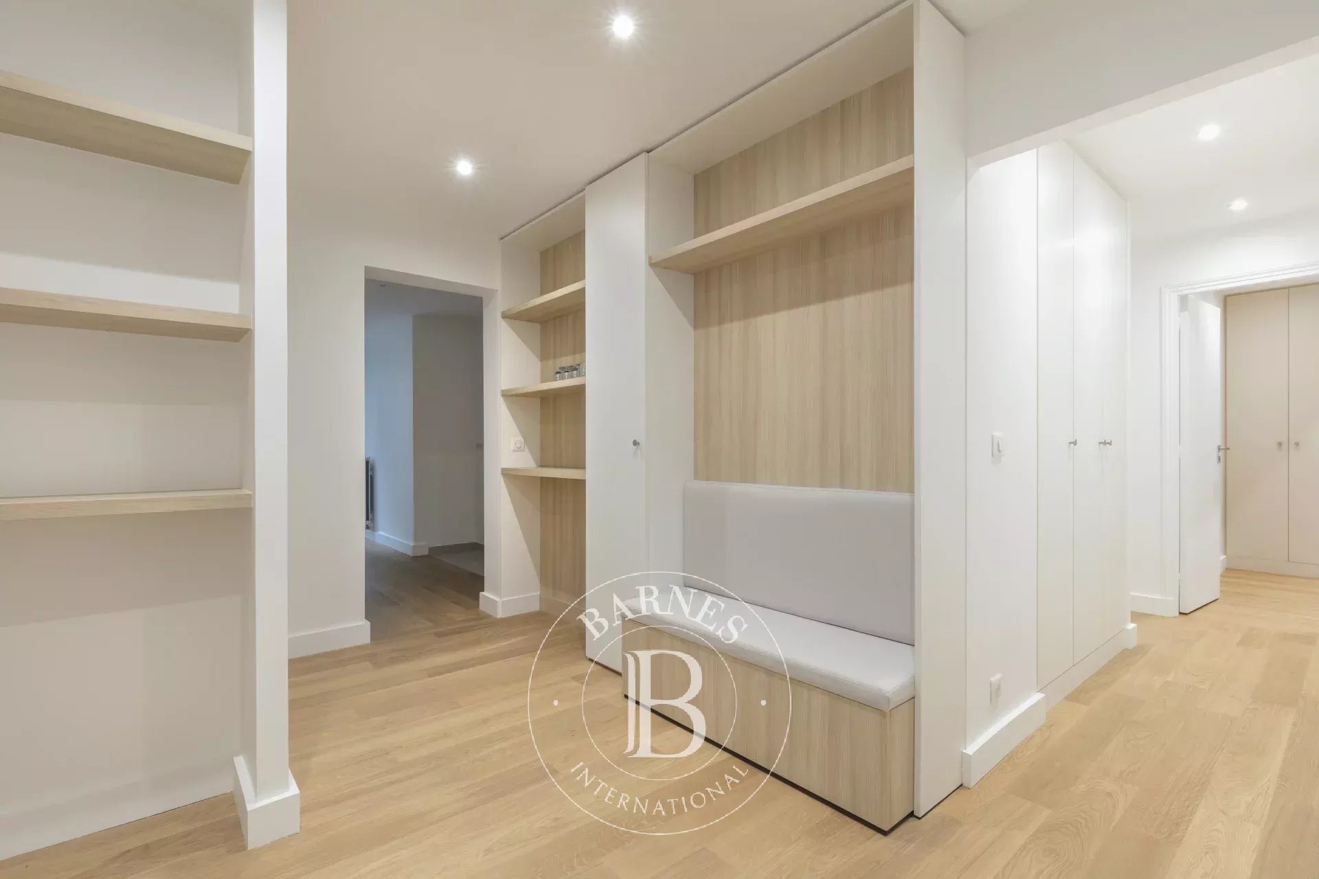 Neuilly - Inkermann - Garden Level - 3 Bedroom Dual-Aspect Apartment - picture 4