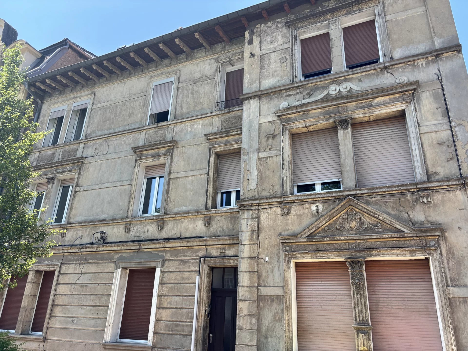Algrange - Appartement entièrement rénové avec cave et jardi
