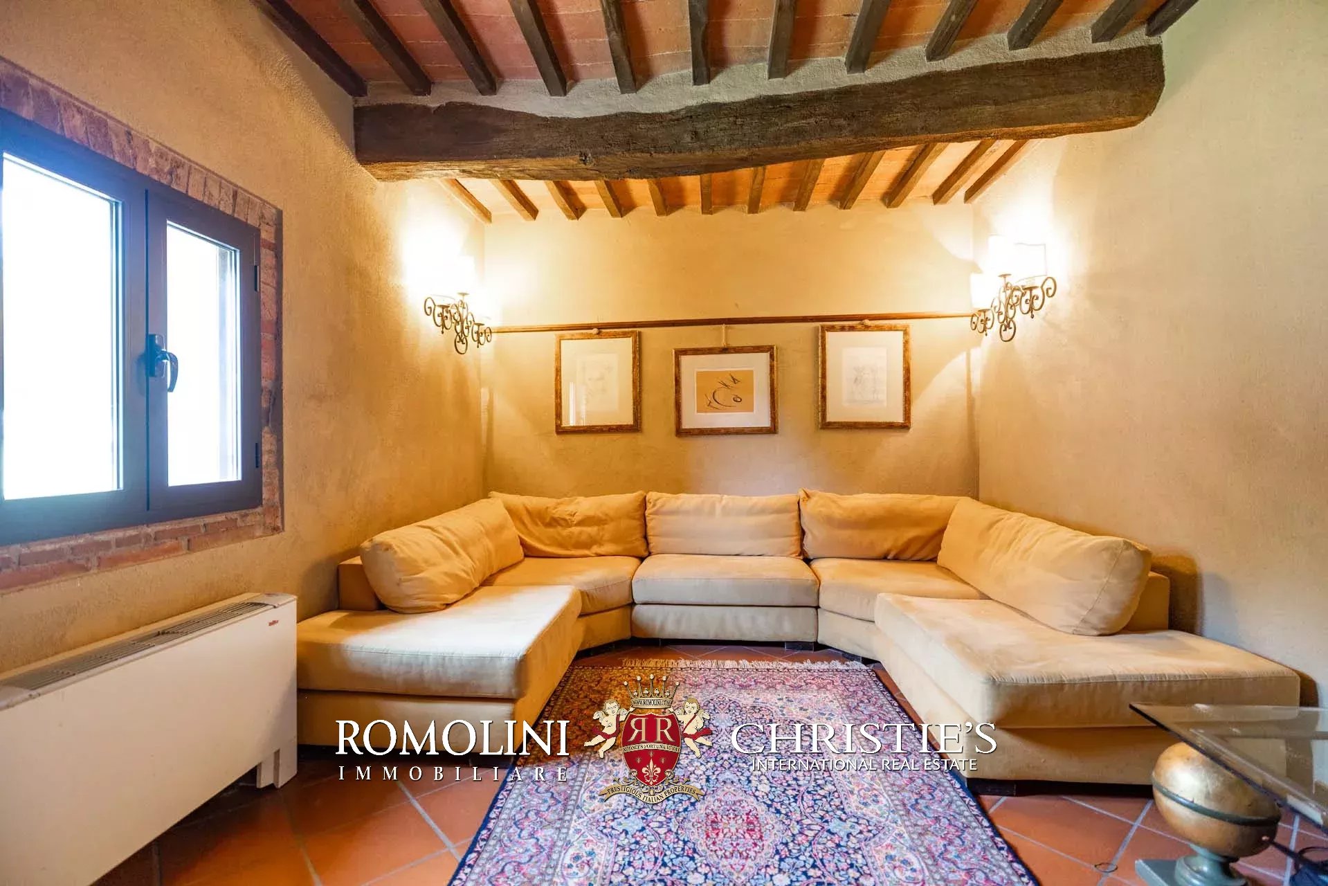 10 Bedroom Villa/Townhouse's Image 41