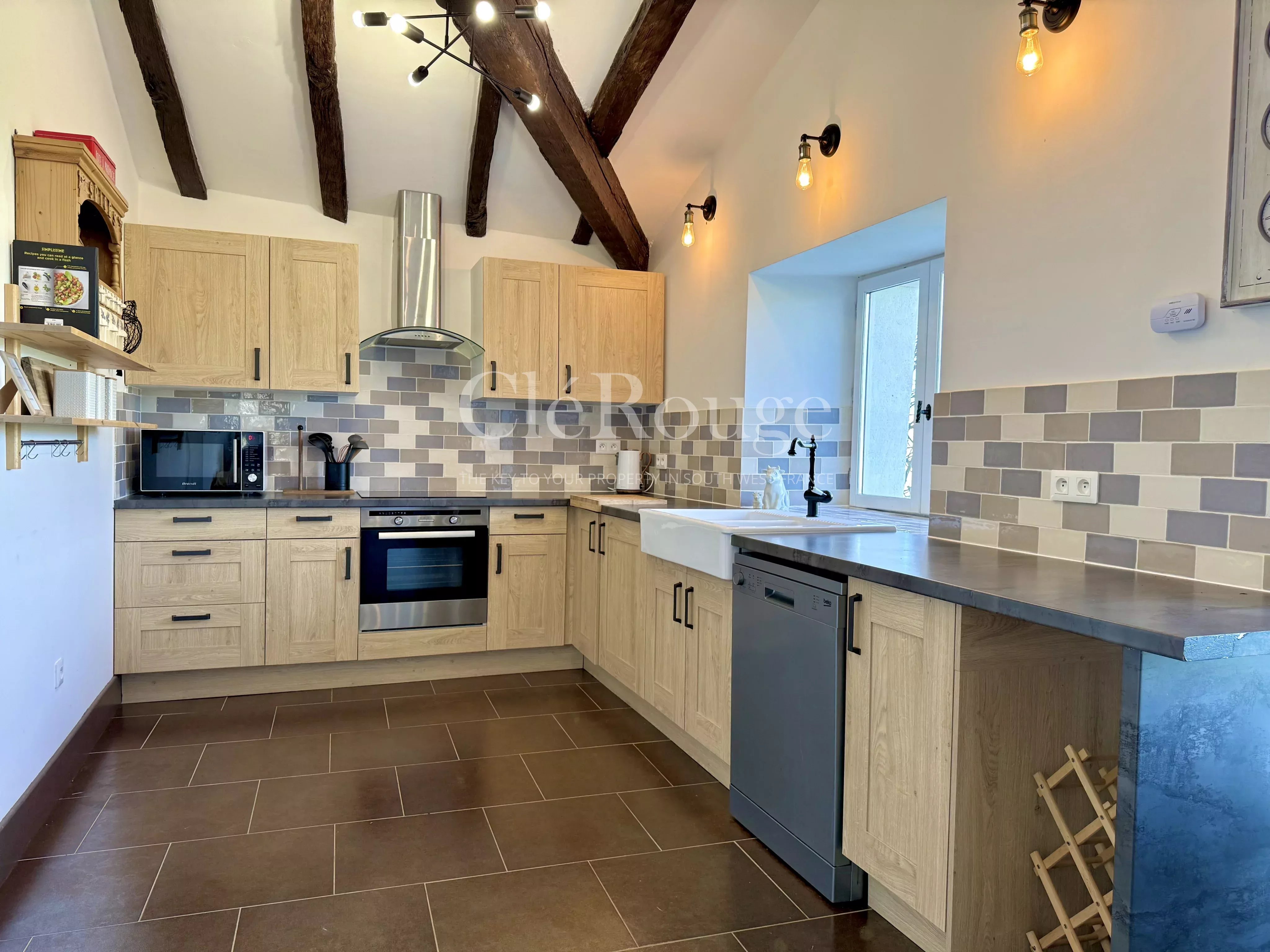 Elégante propriété en pierre avec 2 gîtes, piscine et grange située dans le triangle d'or entre Duras et Eymet