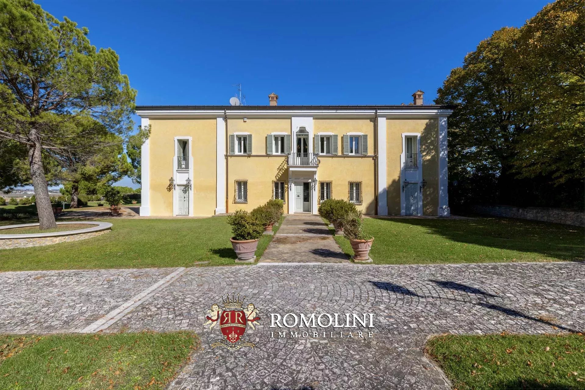 12 Bedroom Villa/Townhouse's Image 11