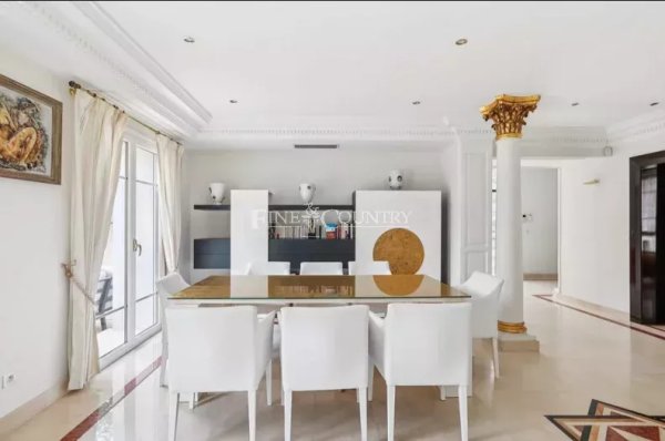 Grand 7-Bedroom Family Estate for Sale in Cannes Montfleury — photo 4