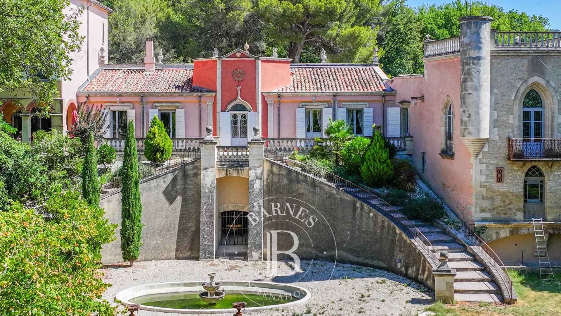 SOUTHERN LUBERON – CADENET – RENOVATED 18TH–19TH CENTURY ESTATE – MANOR HOUSE – FARMHOUSE WITH 6 COTTAGES – SWIMMING POOL - picture 20