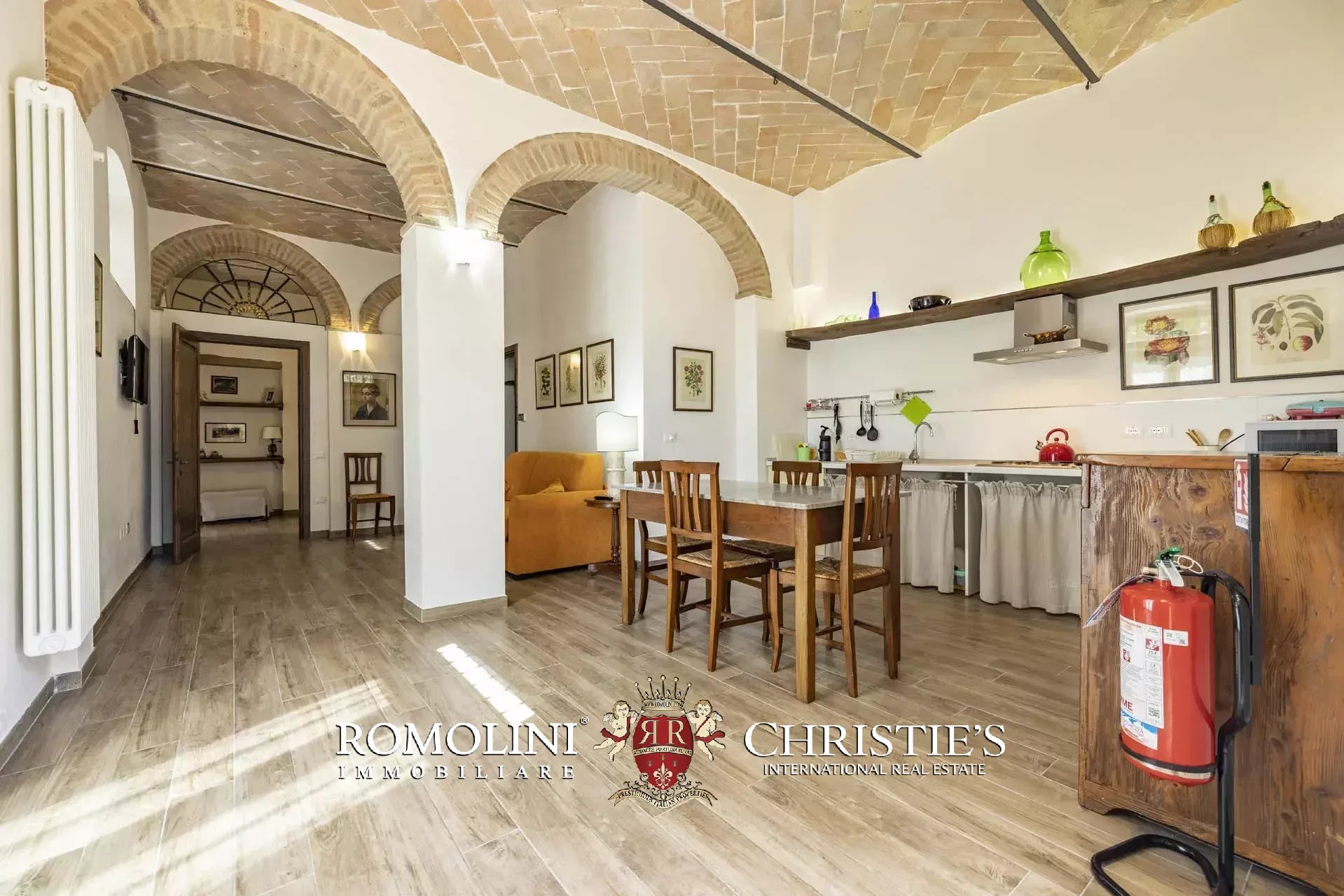 18 Bedroom Villa/Townhouse's Image 38