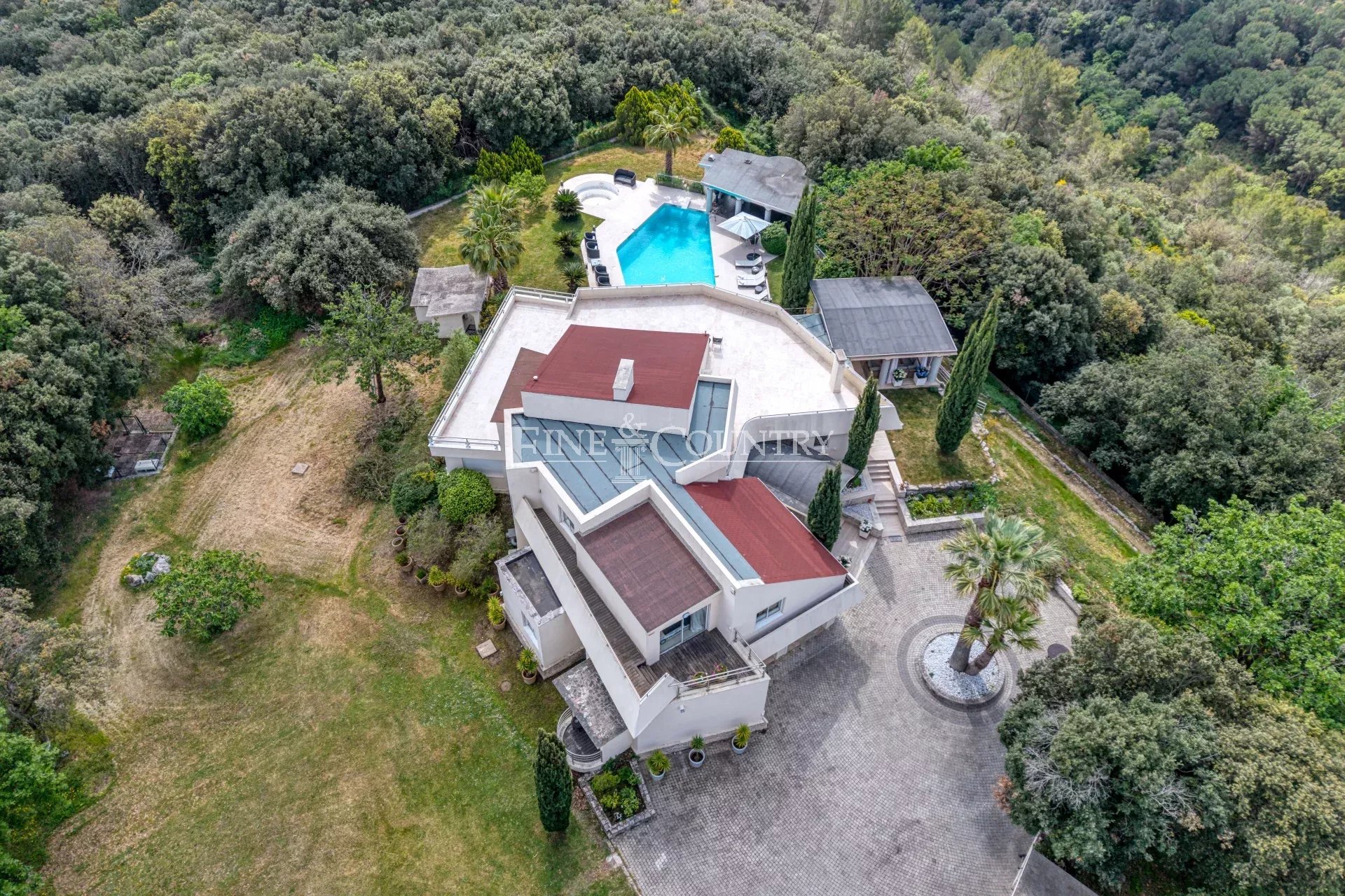 Photo of for sale property in Valbonne with tennis and hélipad