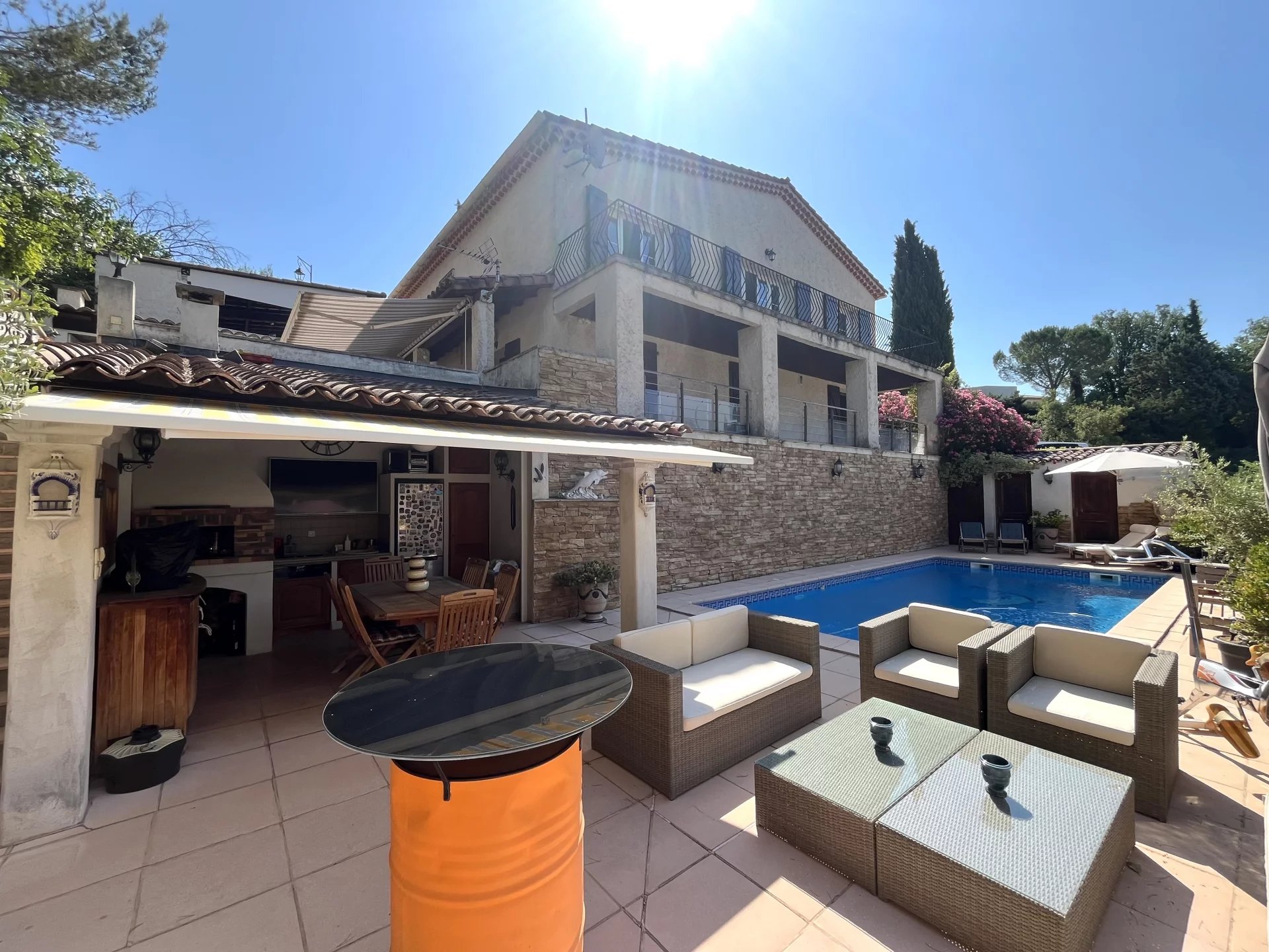 Agence immobilière de 