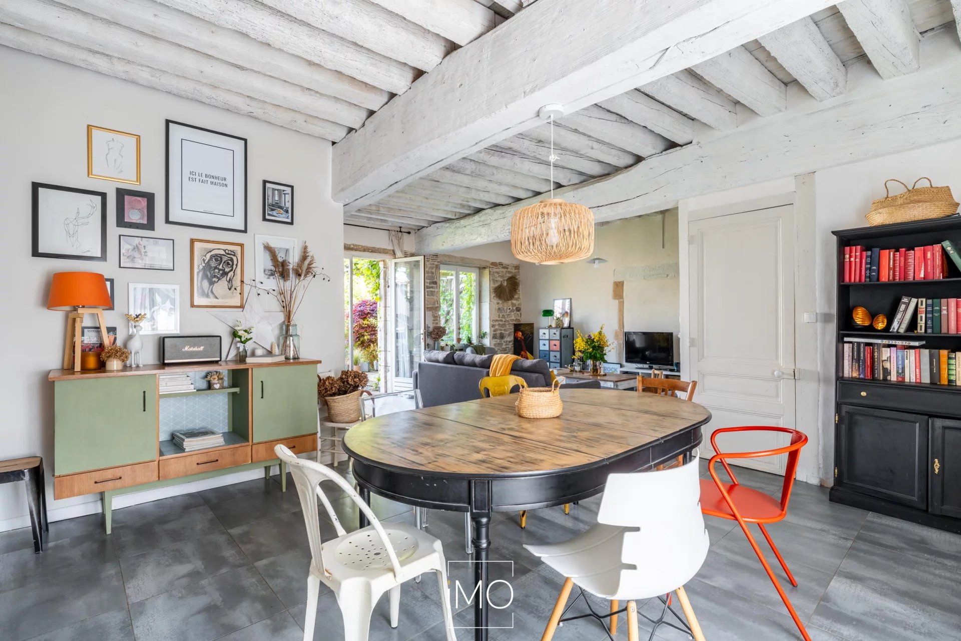 Maison rénovée avec charme de 151 m² – 6 chambres, piscine, atelier et extérieur sans vis-à-vis