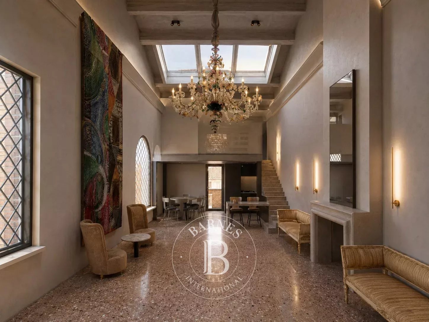 Venezia, Dorsoduro: Casa-Atelier con Corte Privata e Affacci sui Giardini