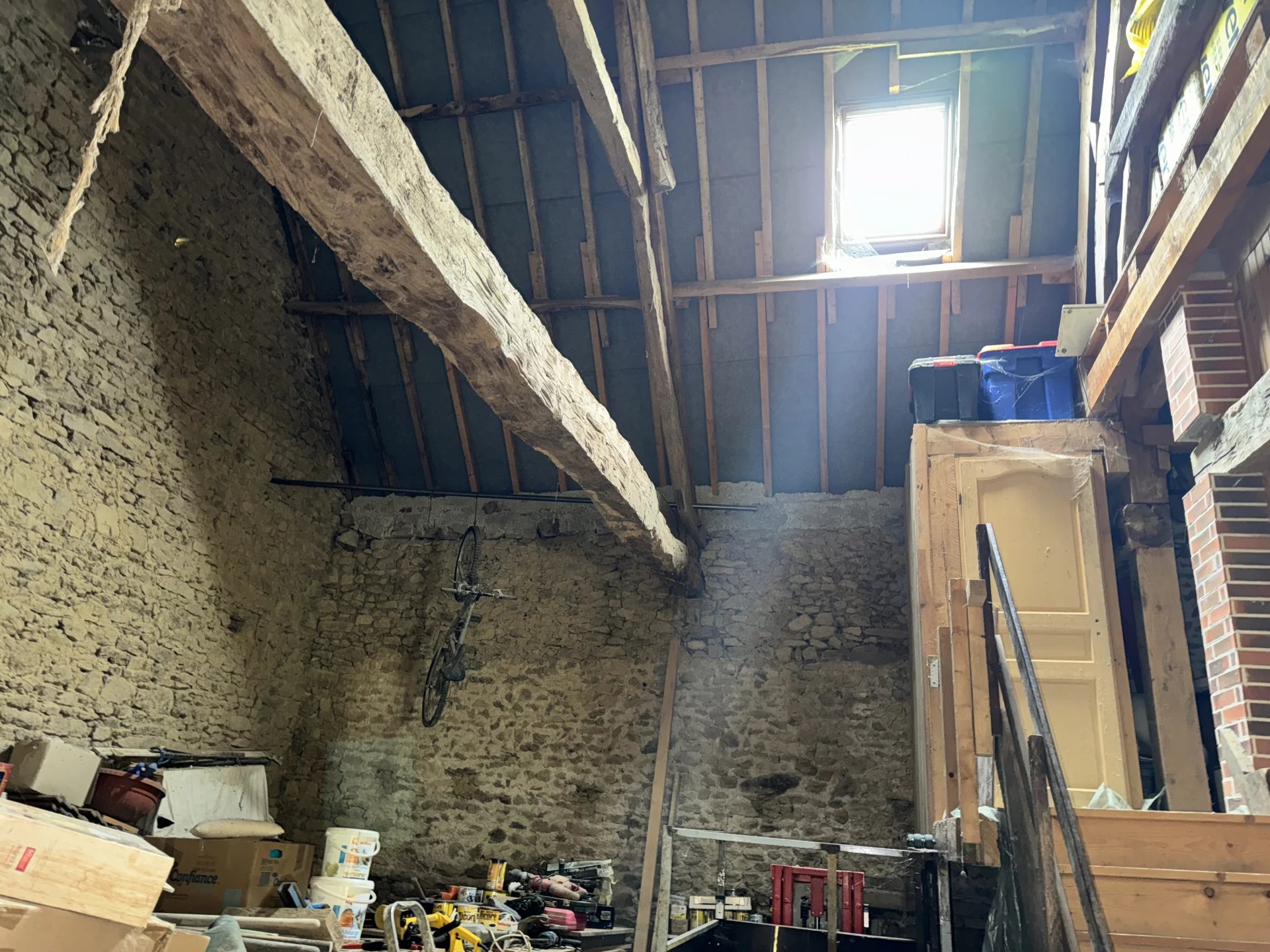 Farmhouse to renovate - Between Guéret and Jarnages