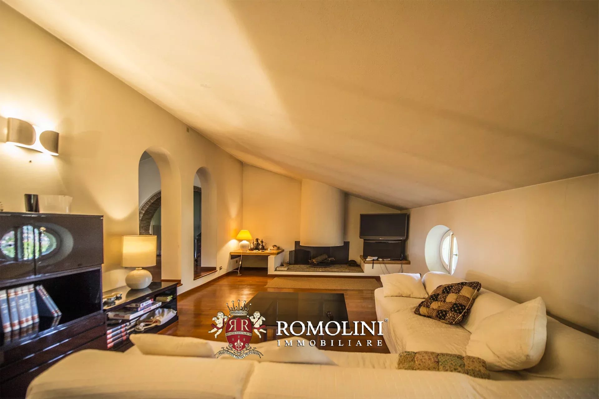 10 Bedroom Villa/Townhouse's Image 52
