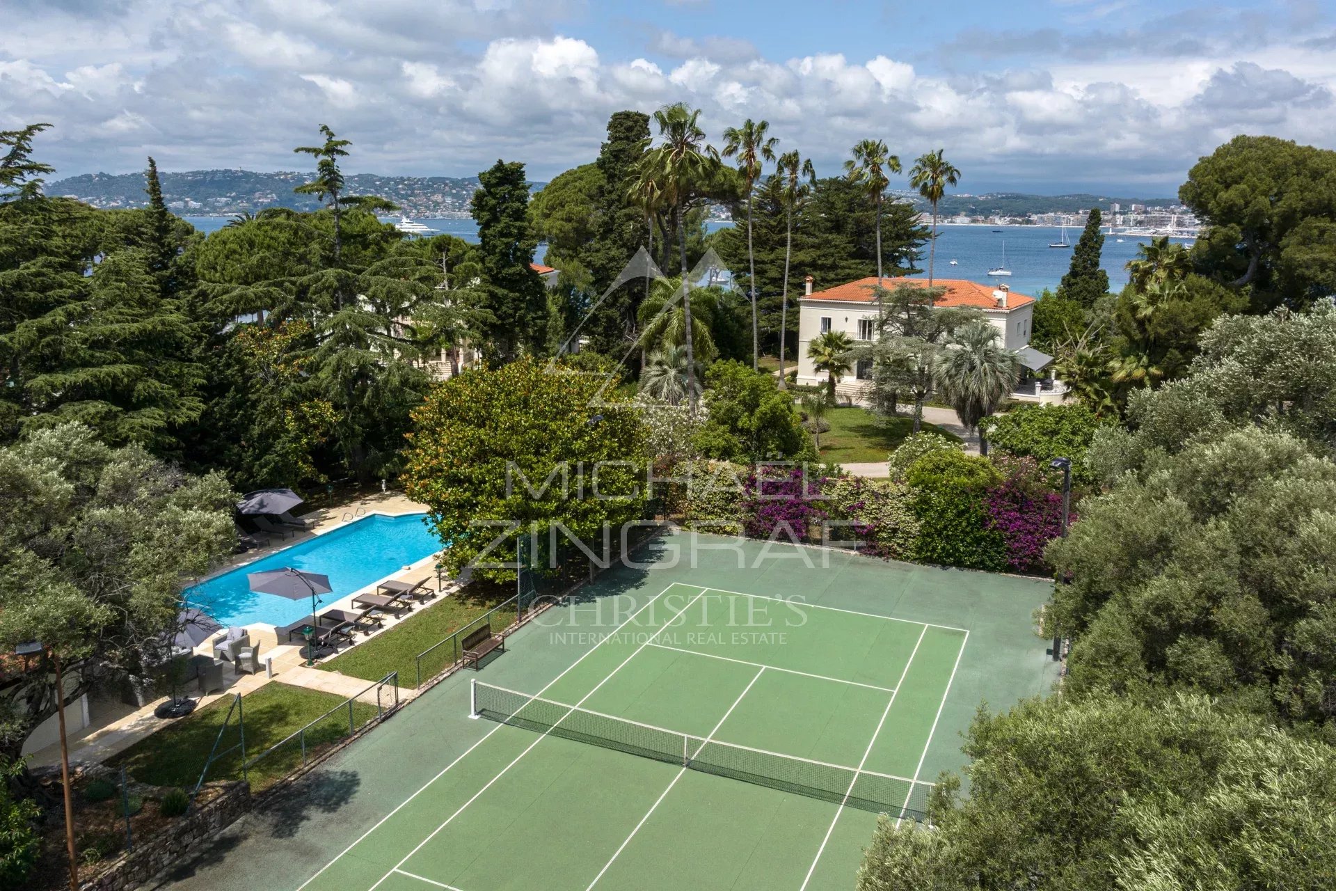 10 Bedroom Villa/Townhouse's Image 9