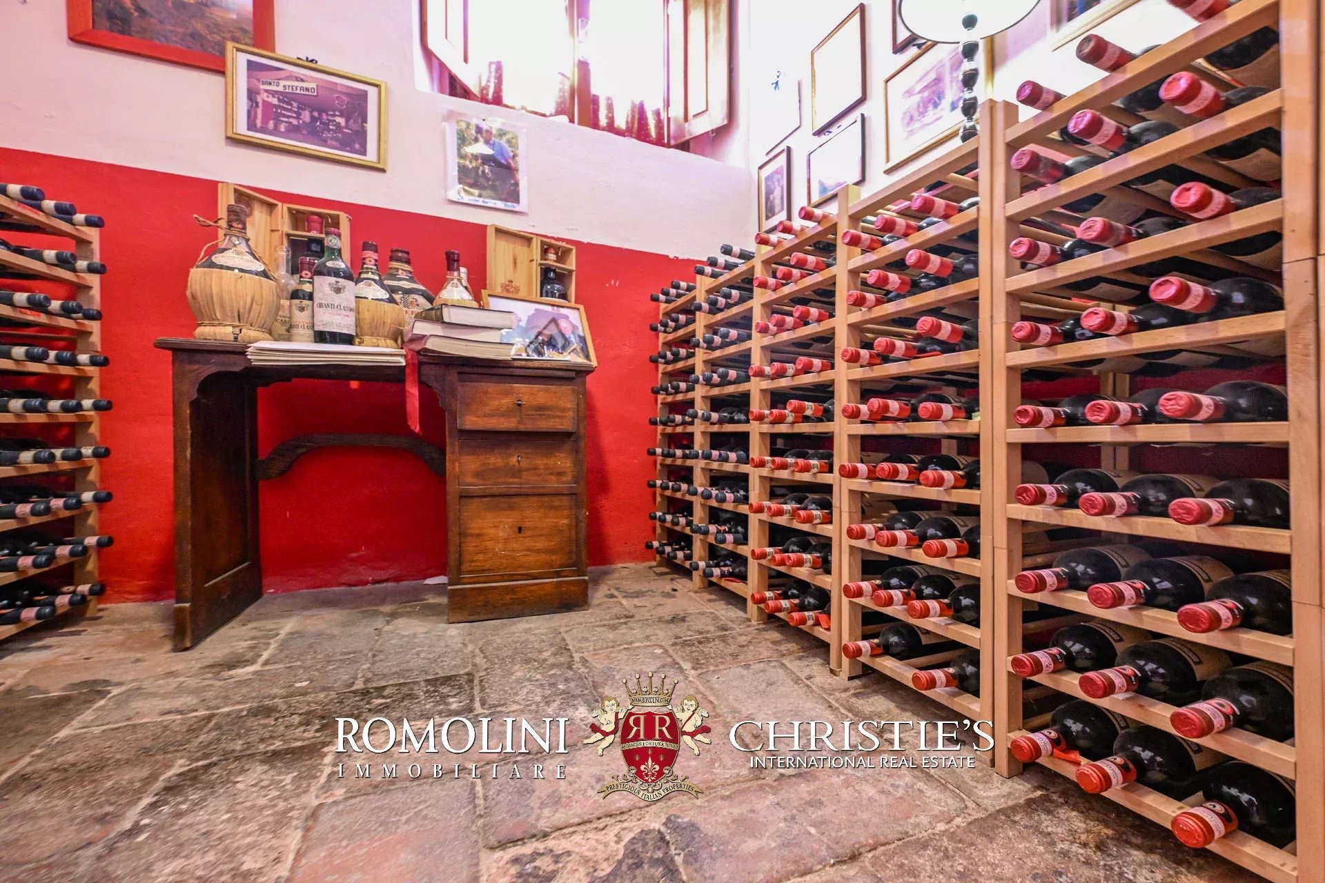 17 Bedroom Vineyard's Image 37