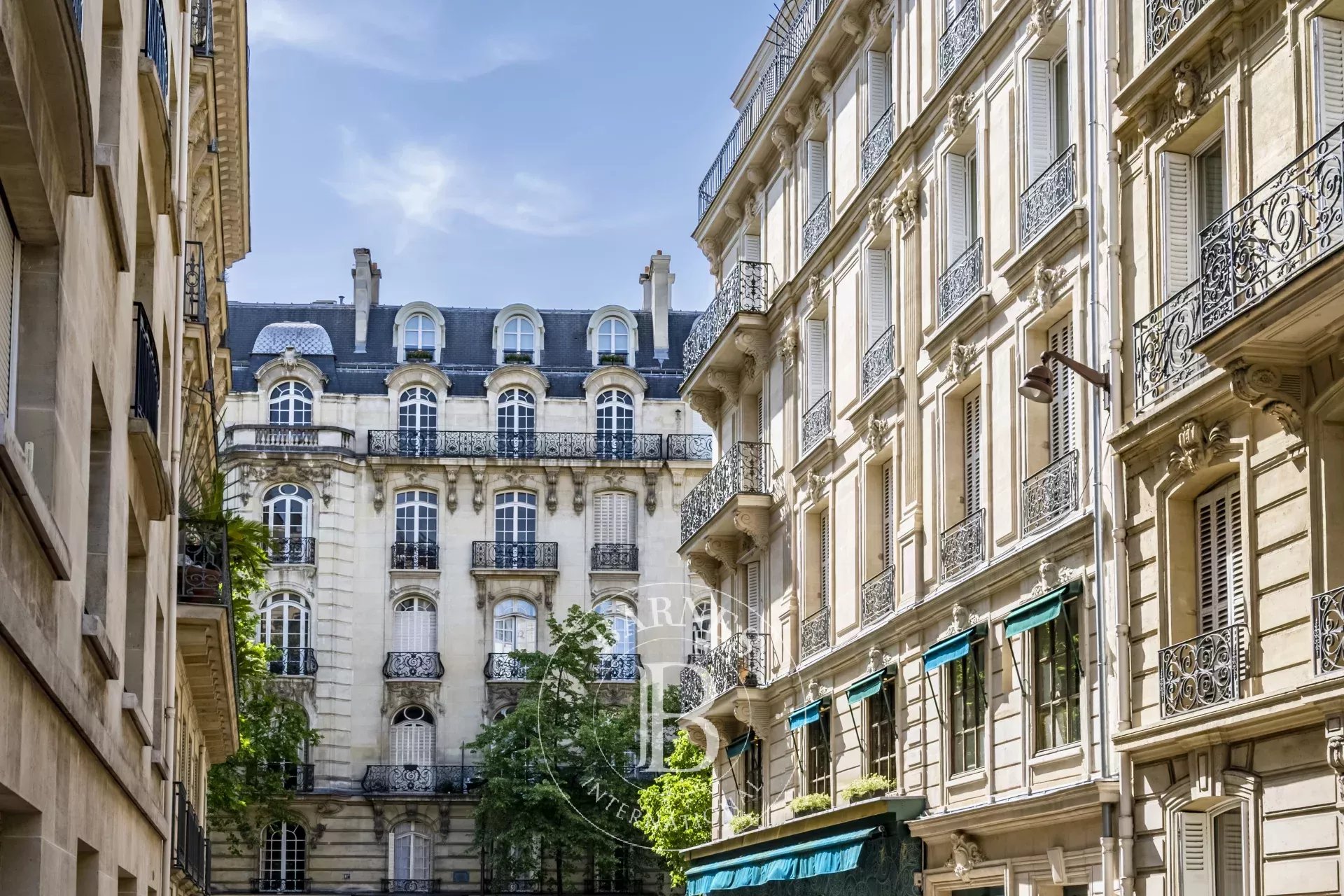 Paris 16 - Place de l'Etoile - Period charm