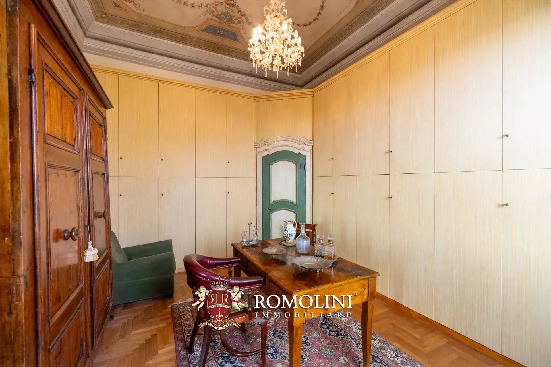 6 Bedroom Villa/Townhouse's Image 31