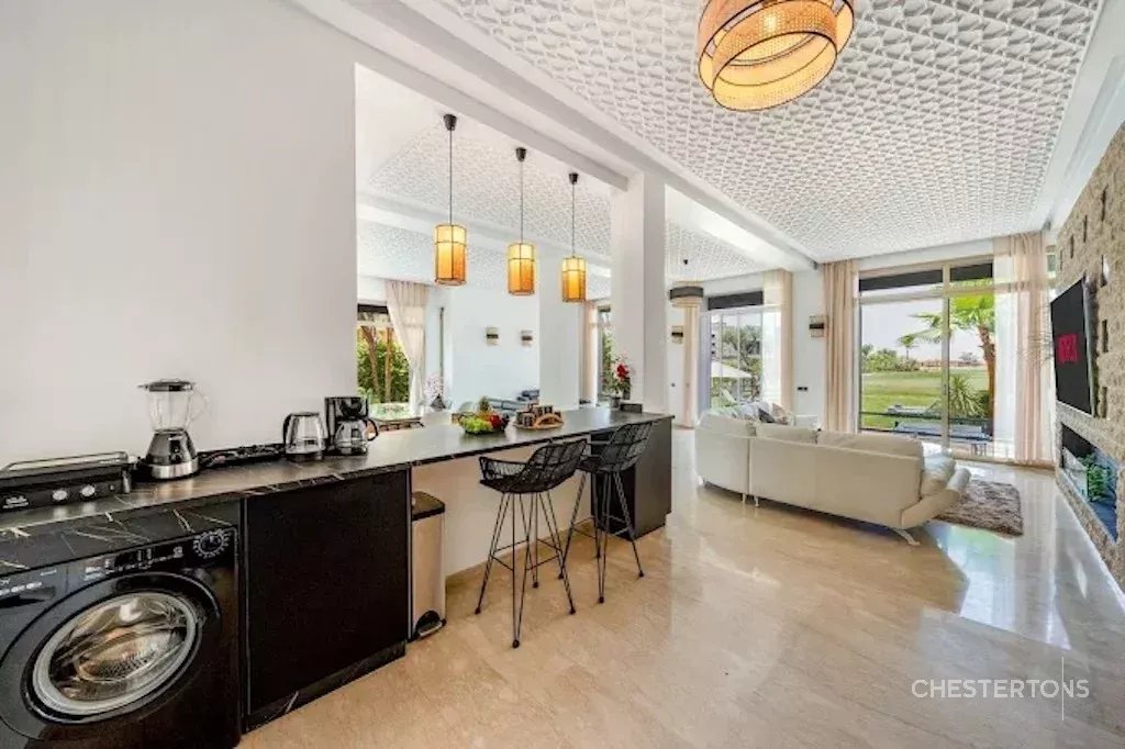  Image of Villa - 5 Bedrooms - 4 Bathrooms for Sale in Marrakech-Ménara-Marrakech-Morocco, Image 7