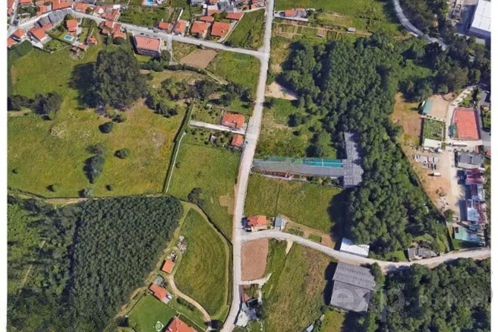 "Terreno de 2102m², Porto"