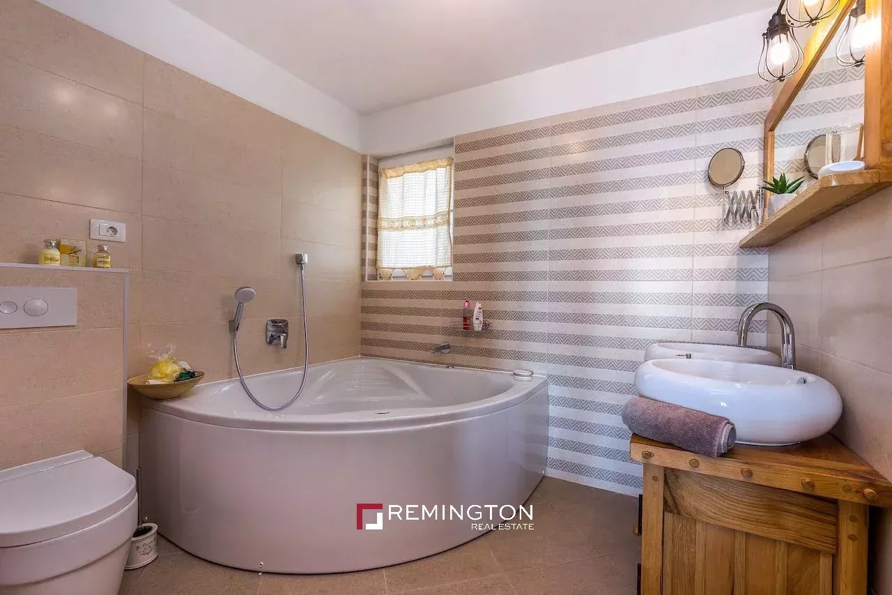 2 Bedroom Villa/Townhouse's Image 5
